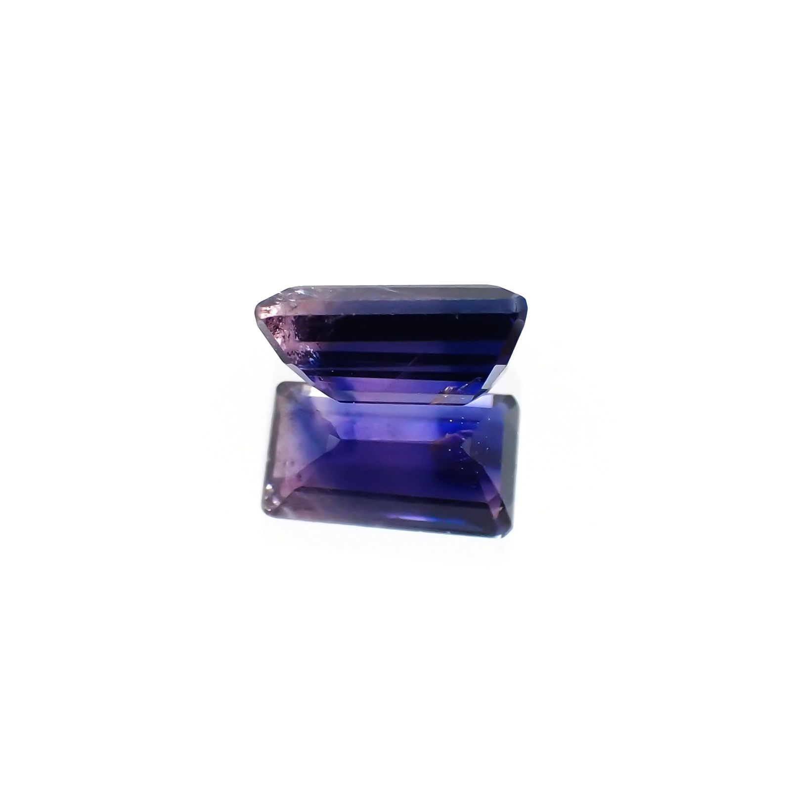 バイカラーサファイア(宝石名バイカラー・サファイア) タンザニア産 識別済 1.30ct / 7.5x4.3mm前後 [20129278]