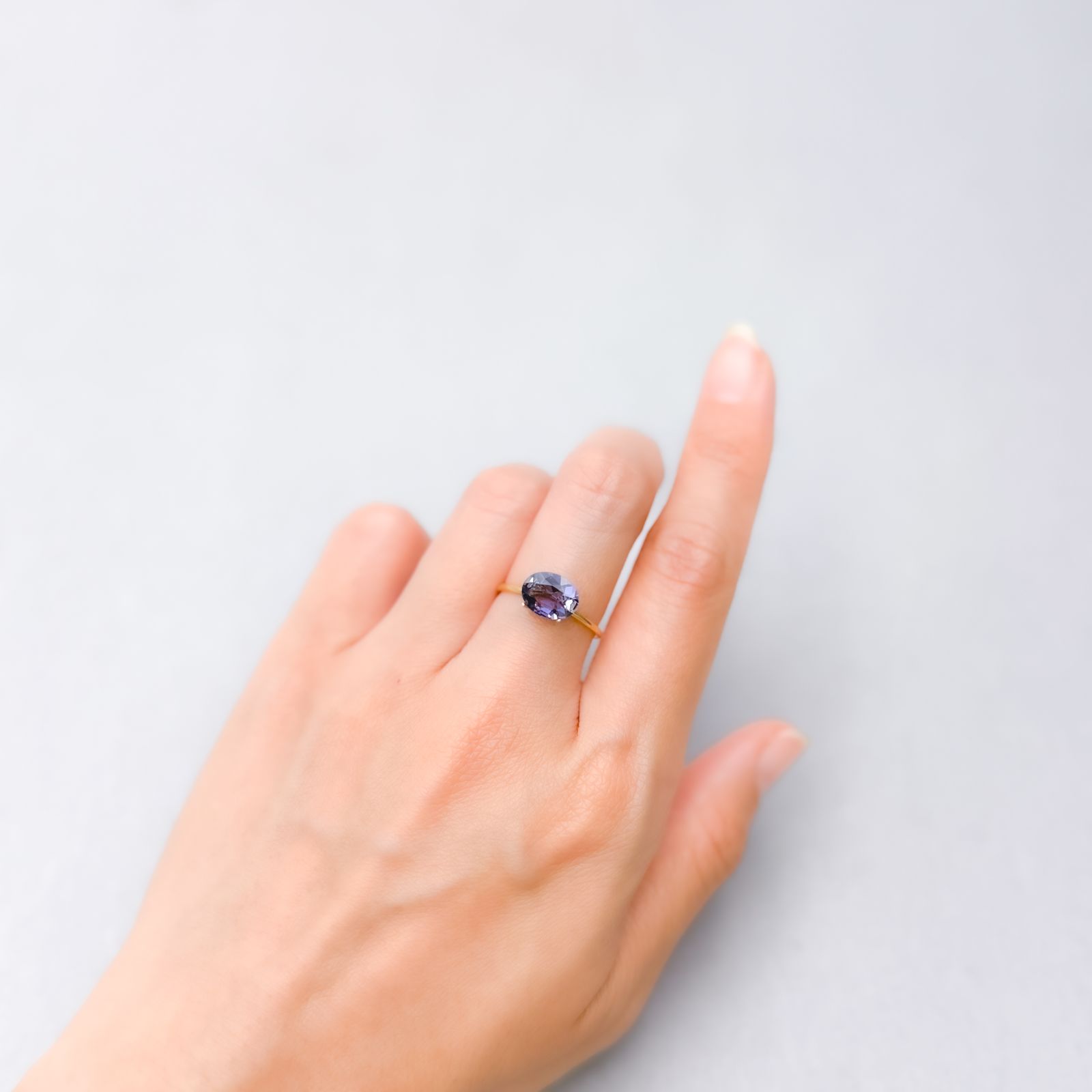 アイオライト タンザニア産 1.24ct [250430266]9x6.9mm前後
