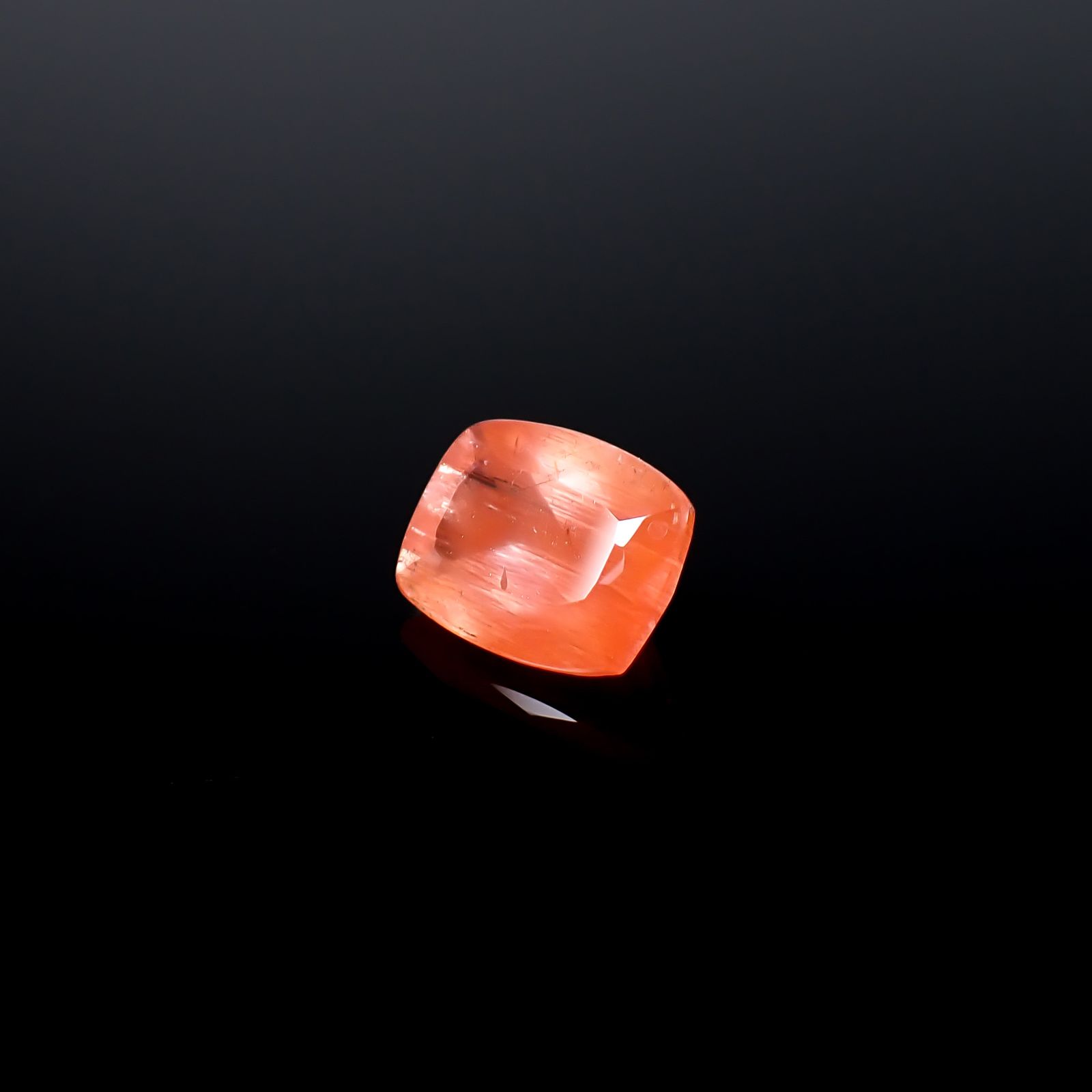 サンストーンスキャポライト(宝石名シーン・スキャポライト)タンザニア産 識別済 3.56ct / 11.2x8.7mm前後 [260832728]