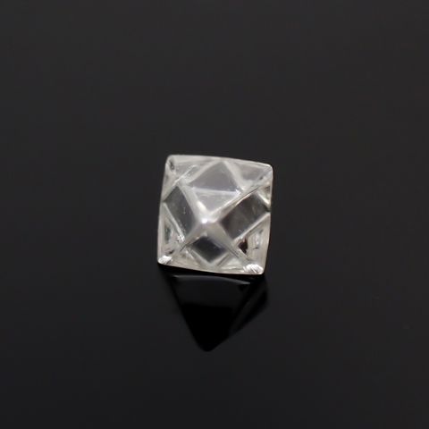 ソーヤブルダイヤモンド 原石(トライゴンあり・薄/Trigon) ロシア産 0.097ct[230923469]2.8x2.8mm前後