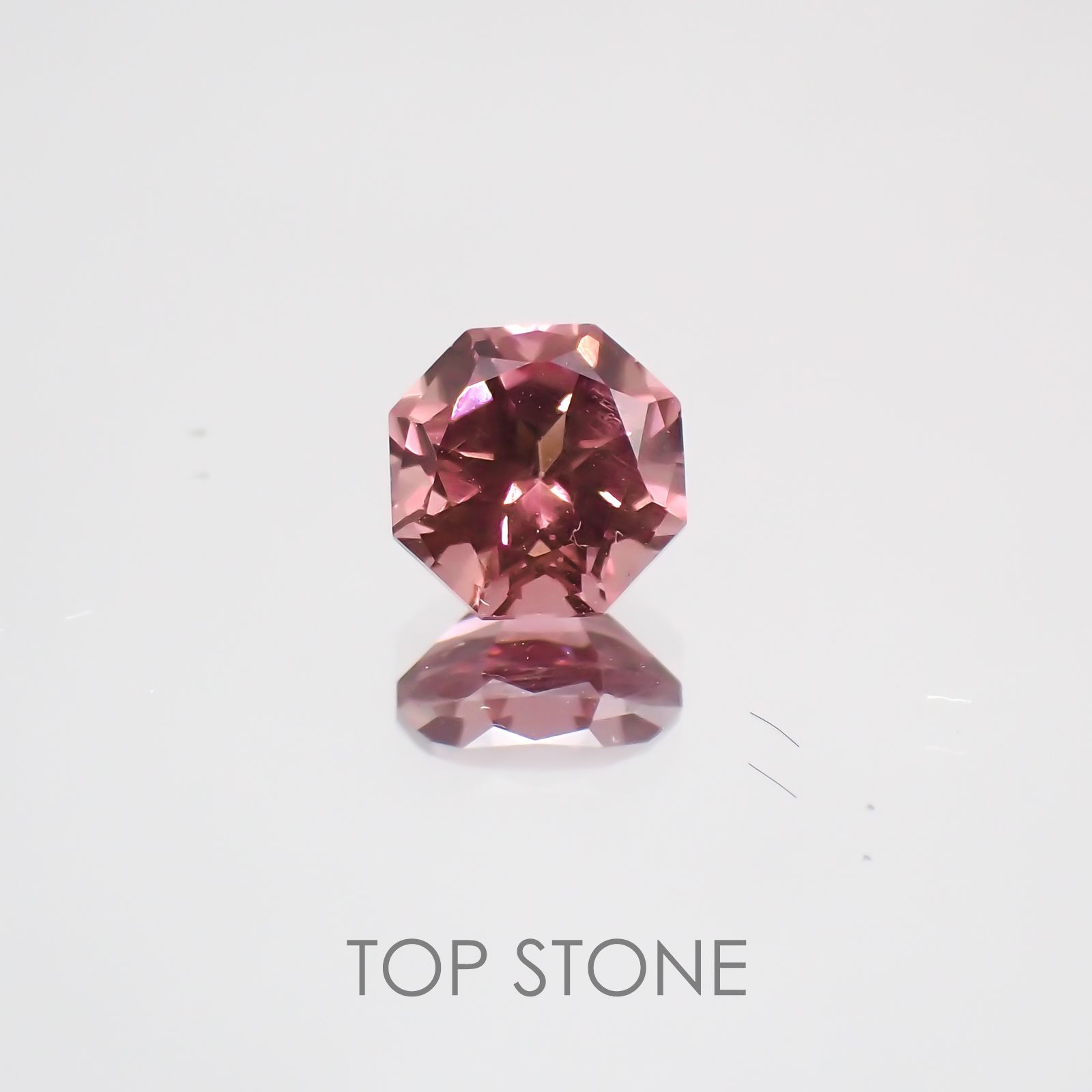 ◇オクタゴンカット◇マラヤガーネットSA タンザニア産 ルース 0.72ct[210210087]5×5mm前後