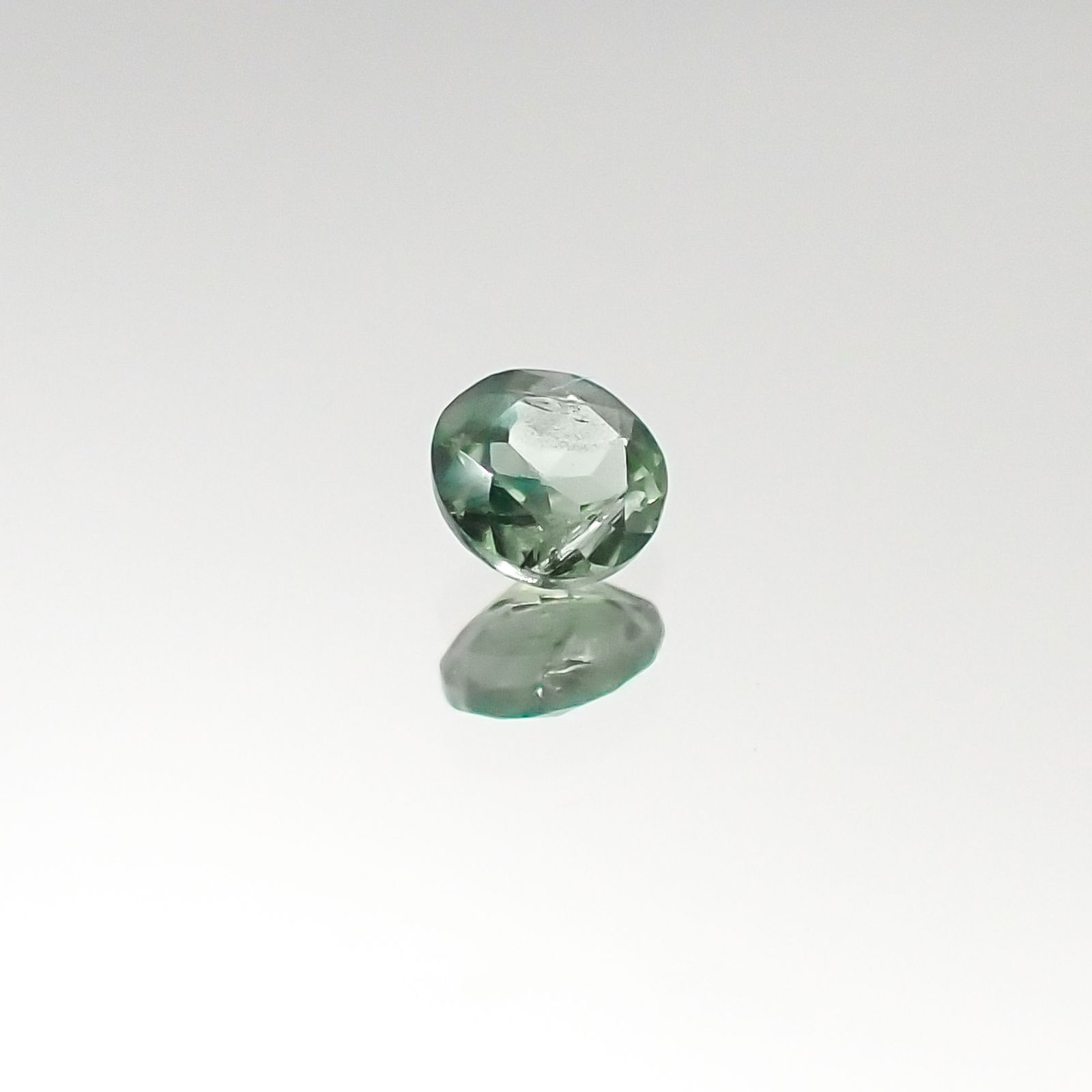 アレキサンドライト インド産 ルース 0.12ct[20095568]3.1×3mm前後