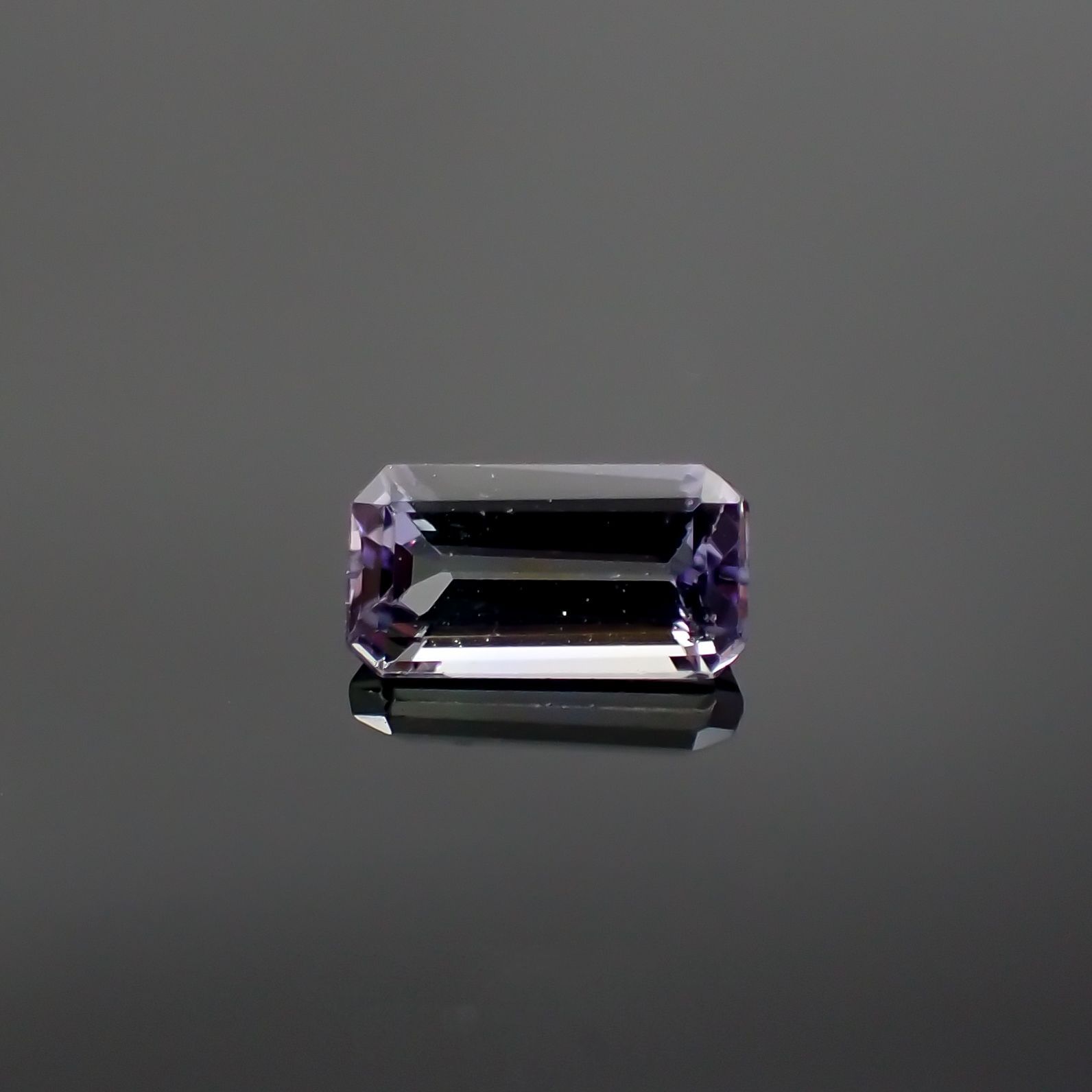 バイカラータンザナイト(宝石名バイカラー・ゾイサイト) タンザニア産 0.487ct ソ付(彩珠)[210711583]6.2×3.2mm前後