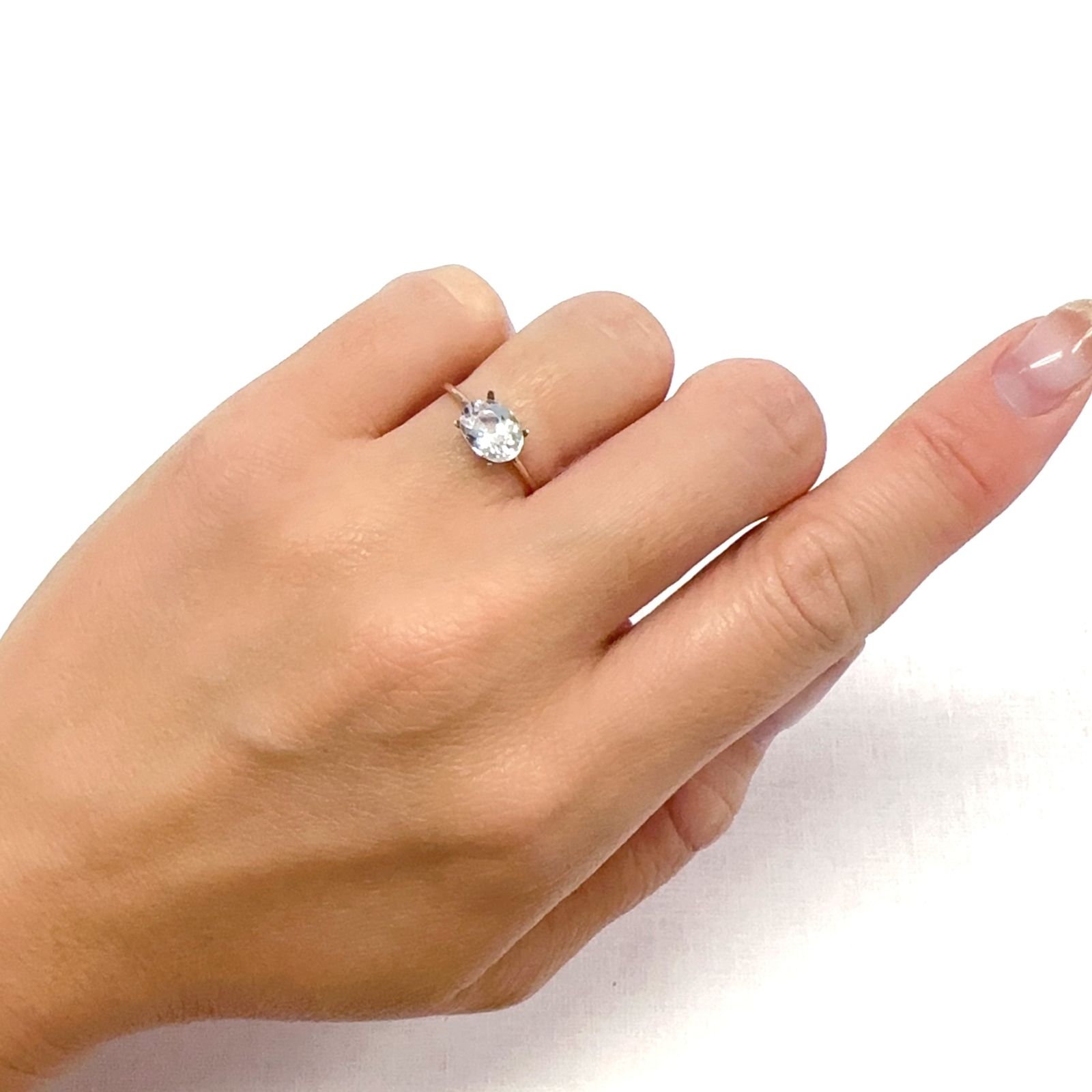 カラーレススポジュミン(宝石名ホワイト・スポジュミン)ブラジル産 1.37ct 識別済[231023803]7.8x6mm前後