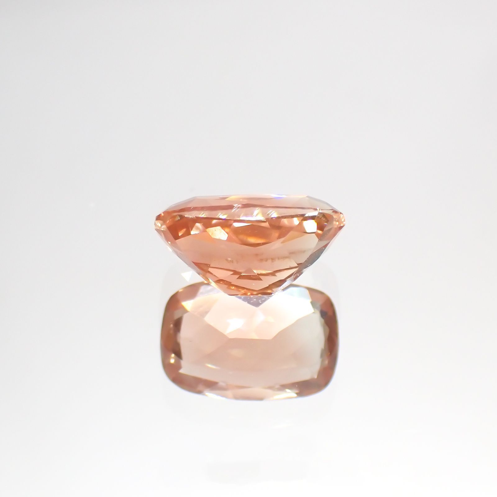 オレゴンサンストーン(宝石名ラブラドライト)アメリカ・オレゴン州産 1.25ct 識別済[231023906]8.3x5.6mm前後