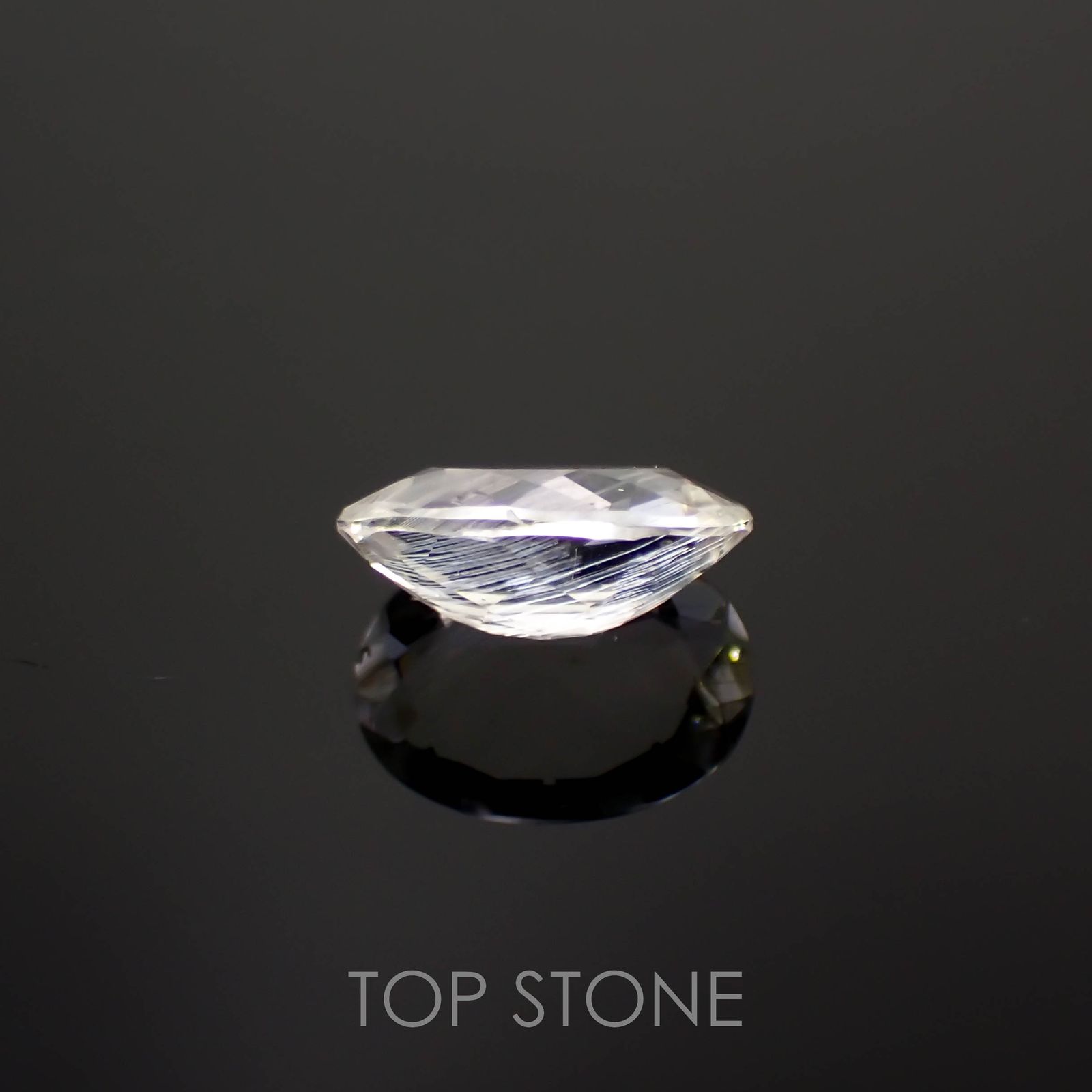 オリゴクレース(宝石名オリゴクレース)ブラジル産 1.78ct 識別済[221219439]10x7.4mm前後