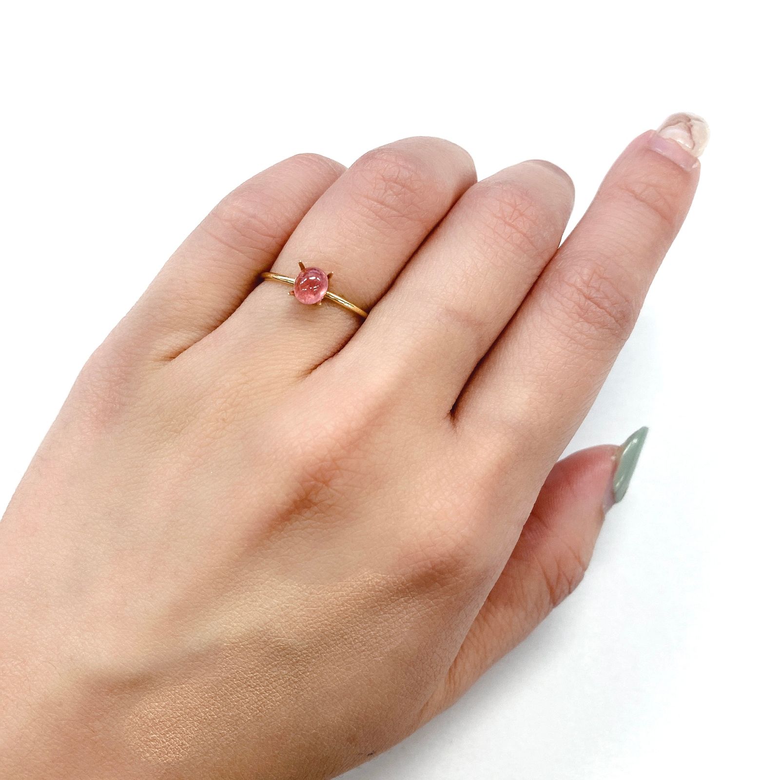 ペツォッタイト(ラズベリル) マダガスカル産 ルース 0.65ct[210410663]5.4×4.6mm前後