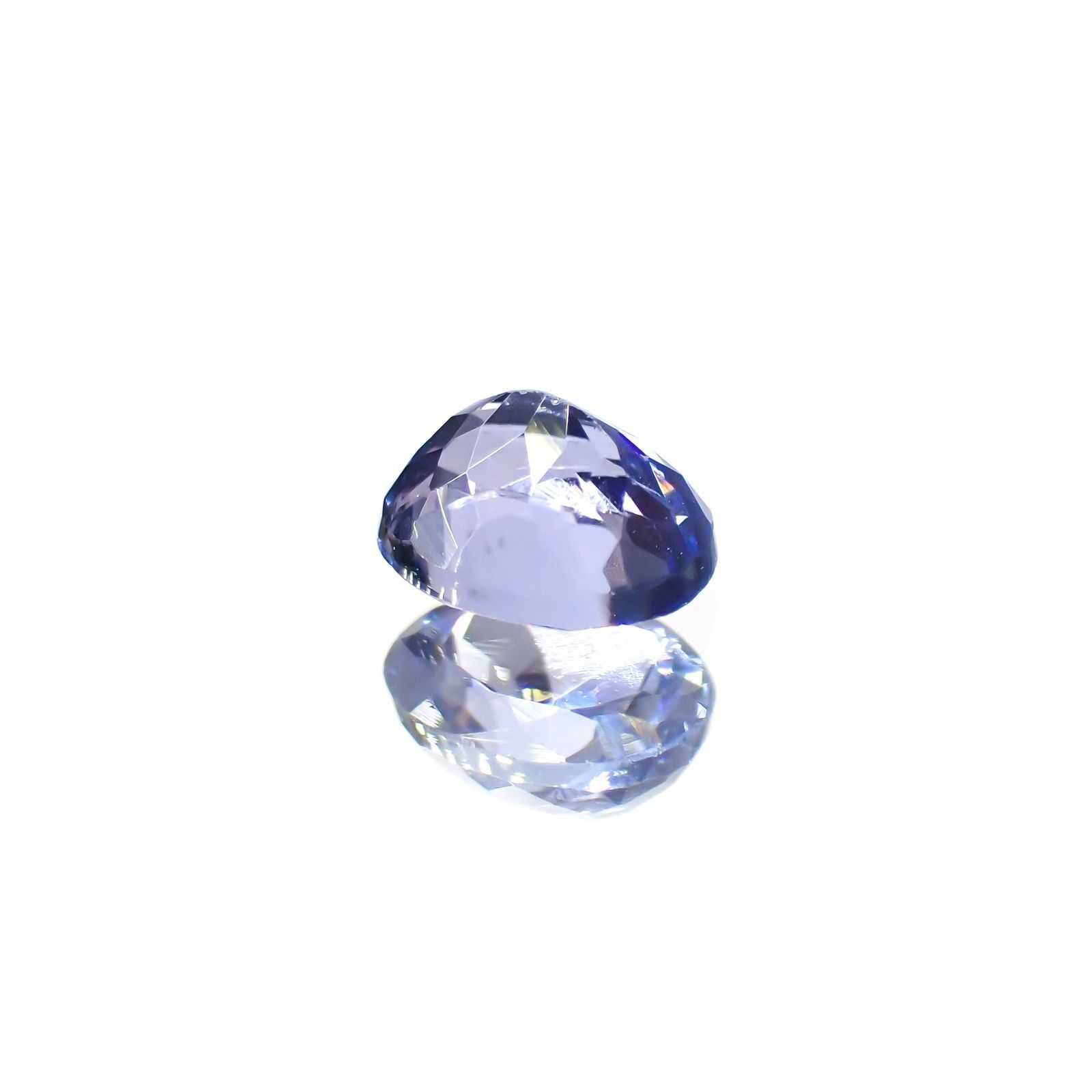 タンザナイト(宝石名タンザナイト)タンザニア産 識別済 0.44ct / 5.1x4.1mm前後 [220113853]