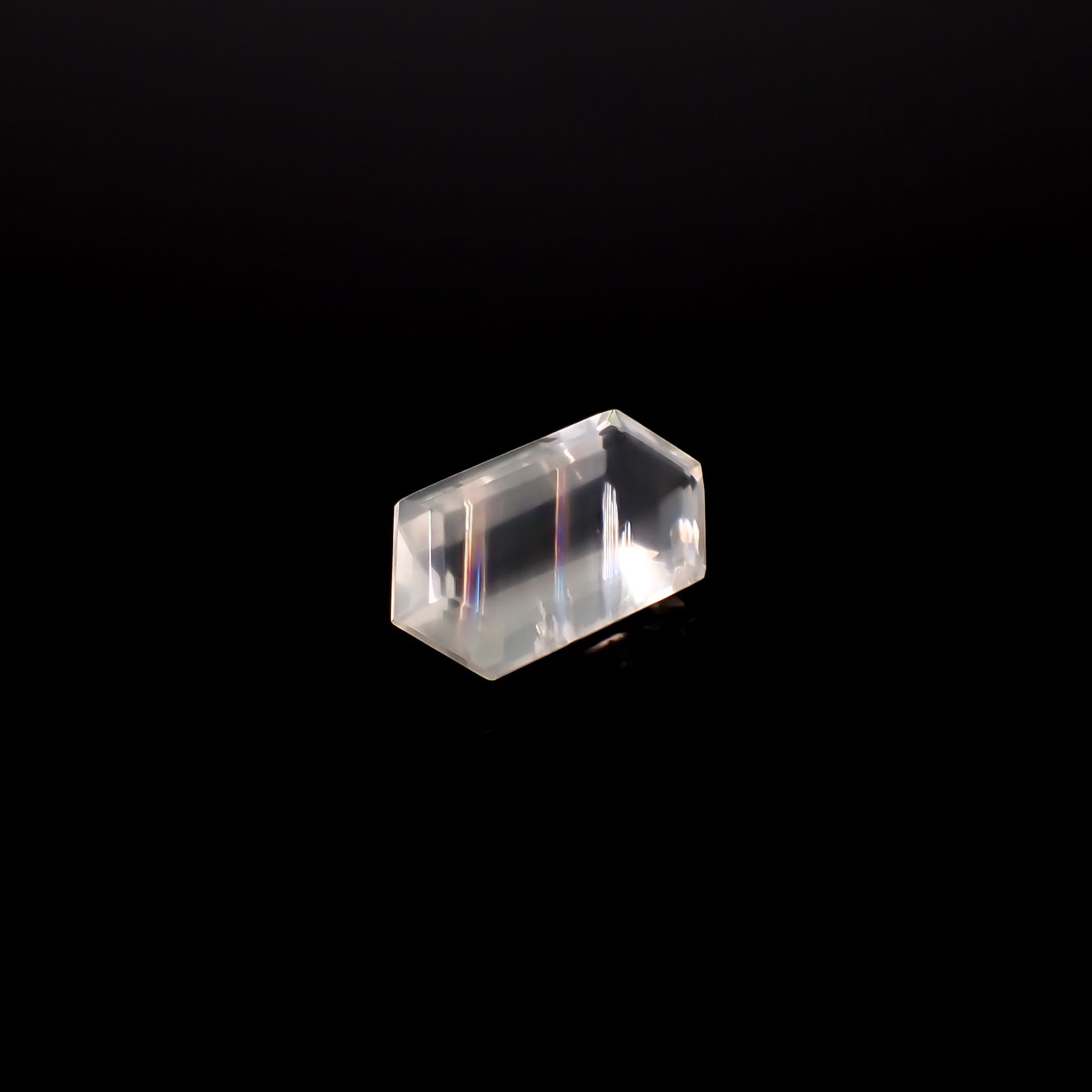 ◇カスタムカット◇マラウイムーンストーン マラウイ共和国産 13.58ct / 22.9x11.5mm前後 [260331813]