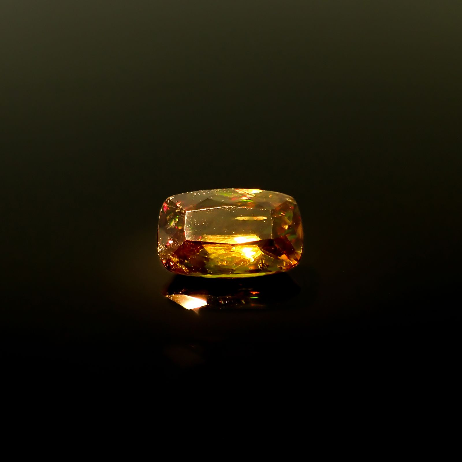 カラーチェンジスフェーン パキスタン産 1.56ct[231224769]8.7x5.7mm前後