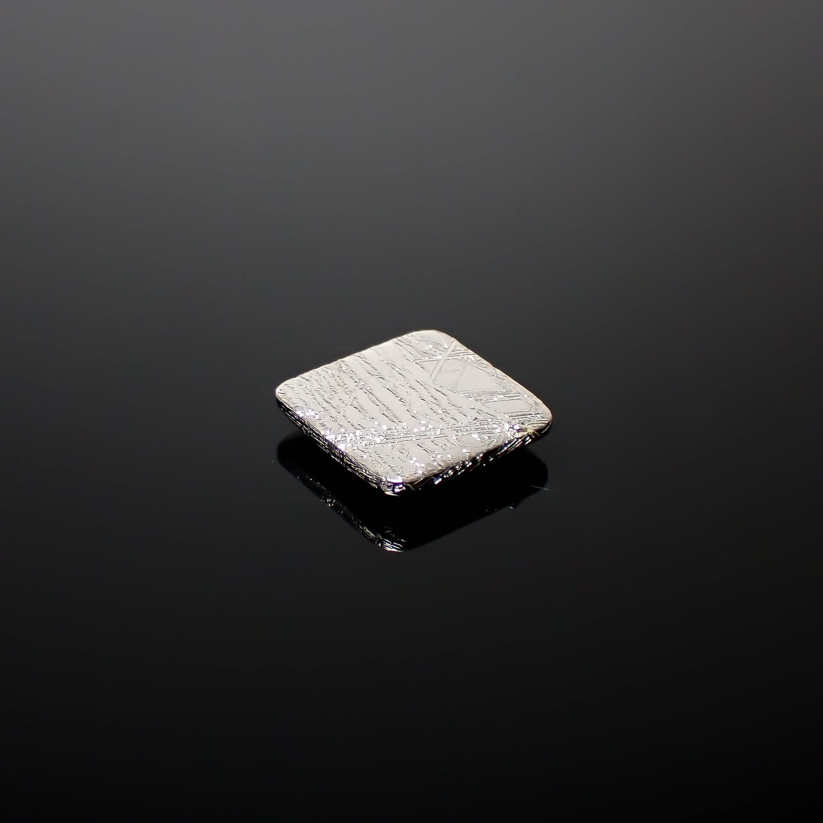 ムオニナルスタ隕石 発見地:スウェーデン 15.63ct[240125776]13.8x13.7mm前後