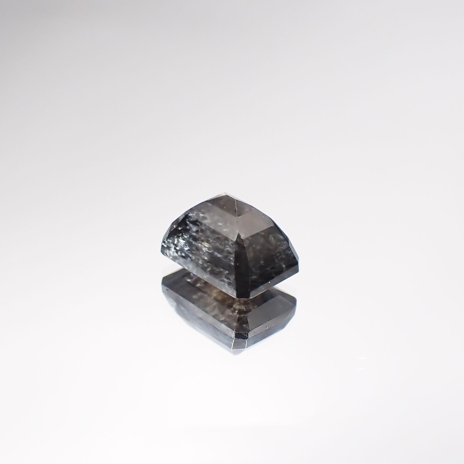 アベンチュリンアクアマリン(宝石名アクアマリン) ナイジェリア産 2.43ct 識別済[210712987]8.8×6mm前後
