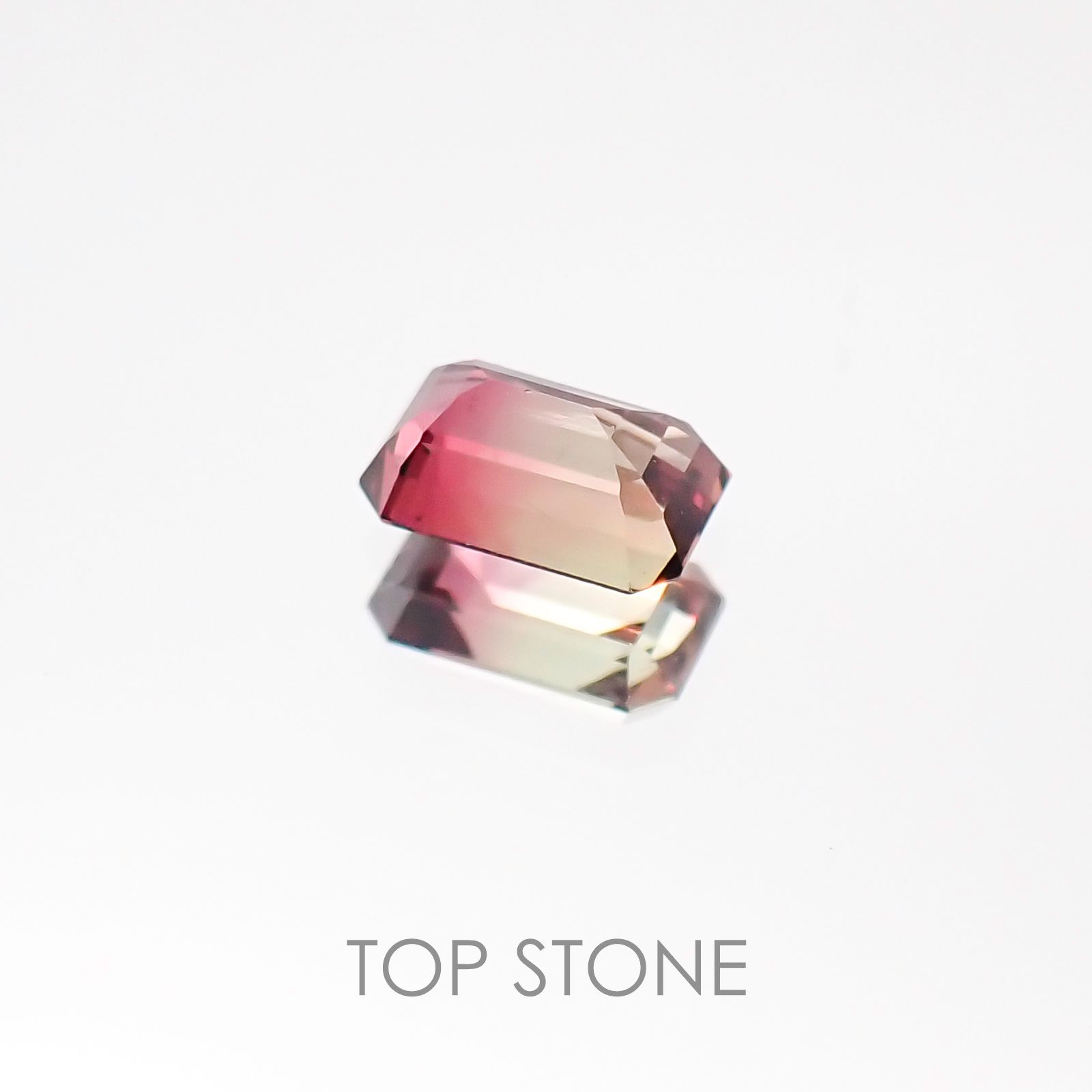 バイカラーサファイア(宝石名バイカラー・サファイア) タンザニア産 0.31ct 識別済[20106698]4.5×2.8mm前後