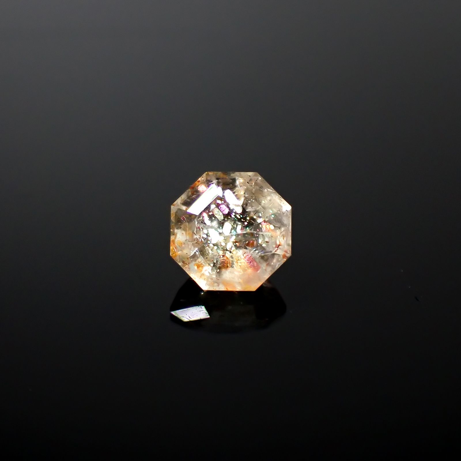 ◇オクタゴンカット◇イリュージョンサンストーン タンザニア産 0.93ct[240628265]6.1x6.1mm前後