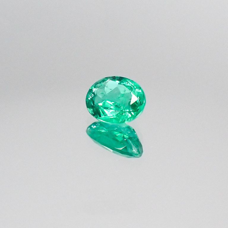 パライバトルマリン(宝石名トルマリン/別名パライバ・トルマリン) ブラジル産 0.413ct ソ付(宝貴協)[20052685]5.3×4.2mm前後