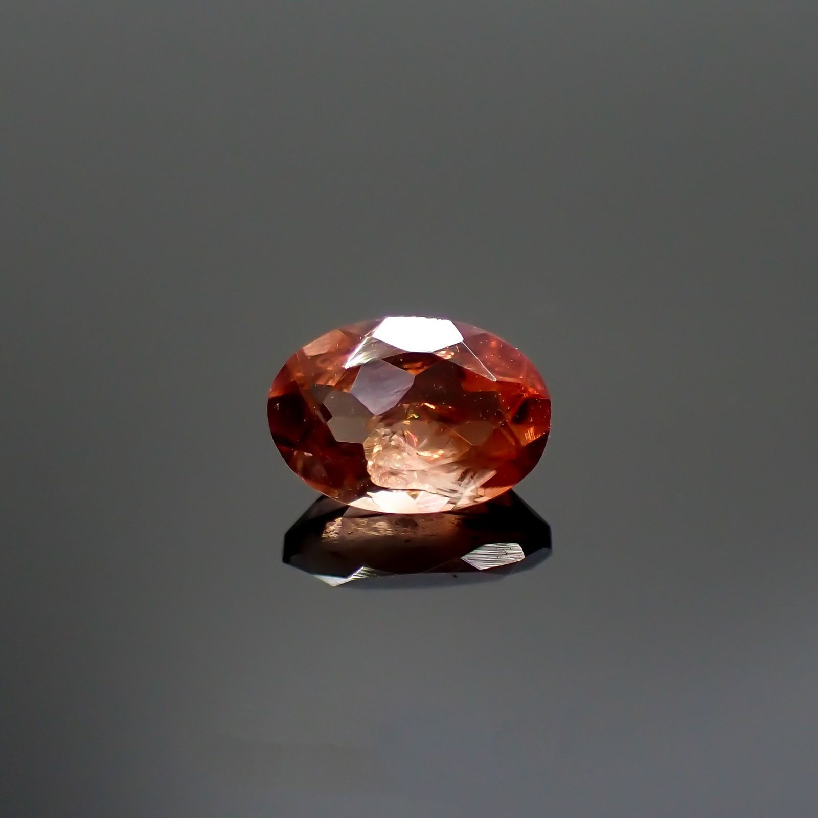 バイカラーアンデシン(宝石名アンデシン)チベット産 識別済 0.61ct / 6.5x4.5mm前後 [220115272]