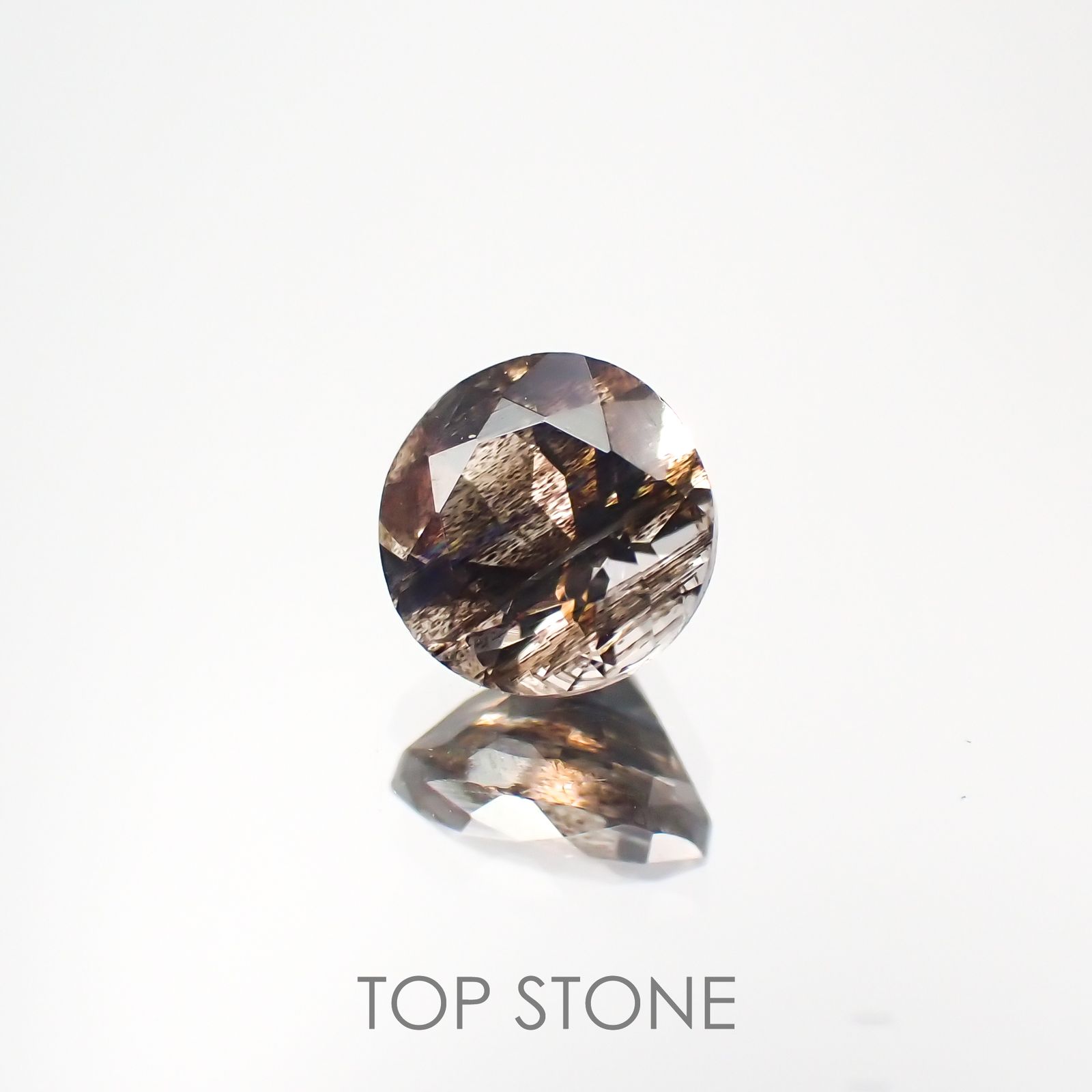 レインボースキャポライト ブラジル産 0.45ct[221119048]4.9x5mm前後