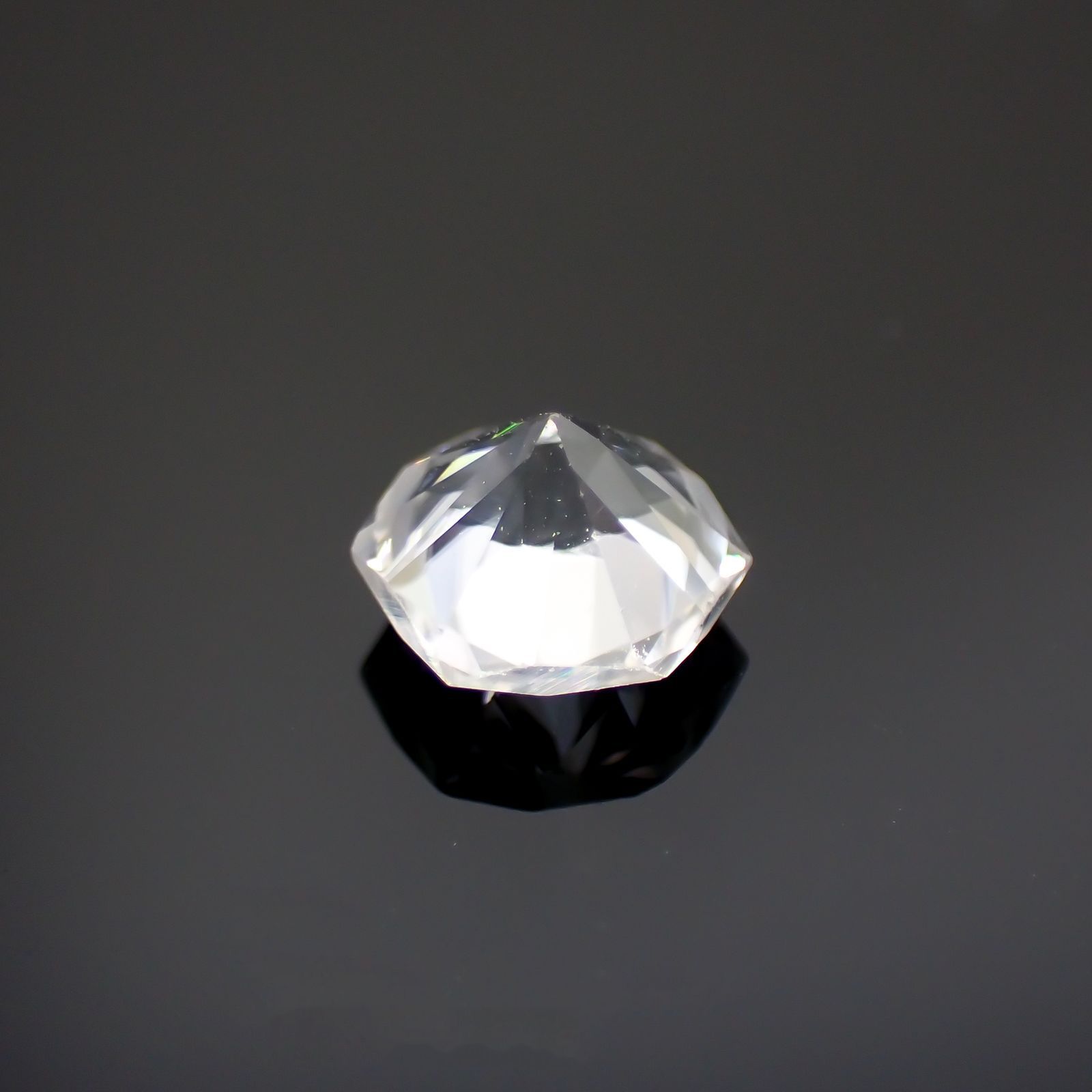 ◇ヘキサゴンカット◇カラーレスジルコン(宝石名ホワイト・ジルコン)スリランカ/カンボジア産 0.93ct 識別済[220114270]5.1x5mm前後