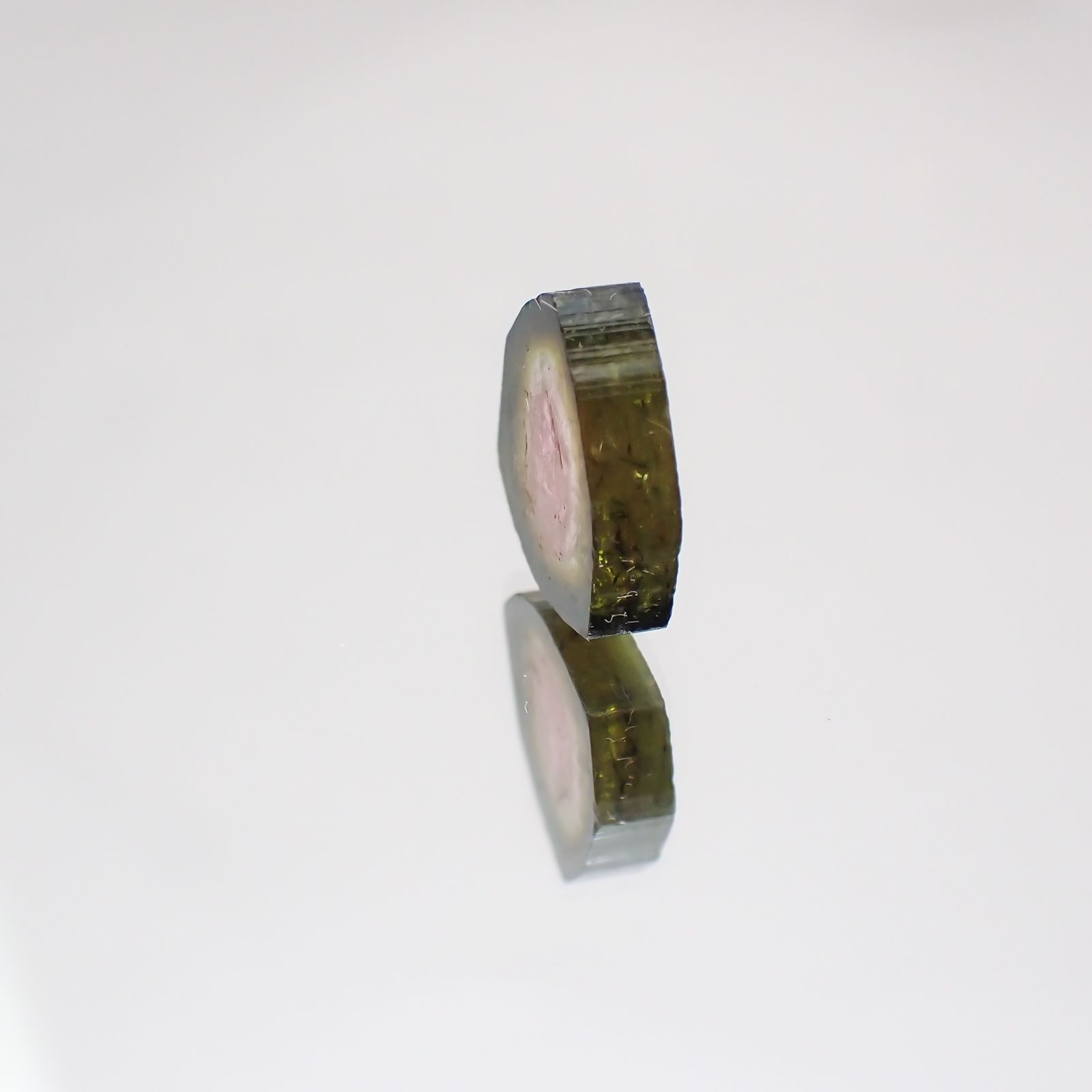 ウォーターメロントルマリン(宝石名トルマリン) ブラジル産 原石・結晶 3.48ct 識別済[21019629]11.1×10.9mm前後