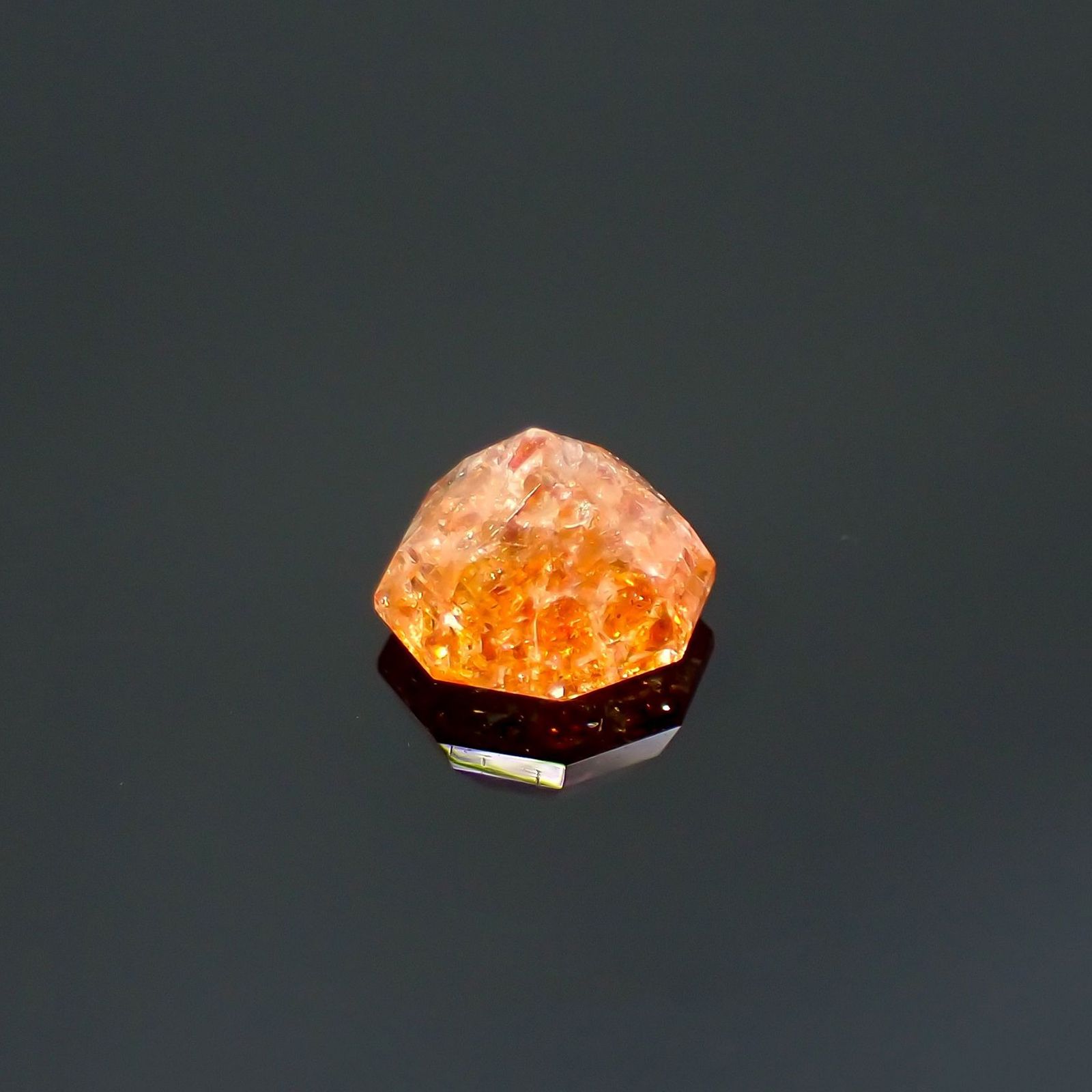 ◇オクタゴンカット◇イリュージョンサンストーン インド産 0.77ct / 5.7x5.6mm前後 [260215488]