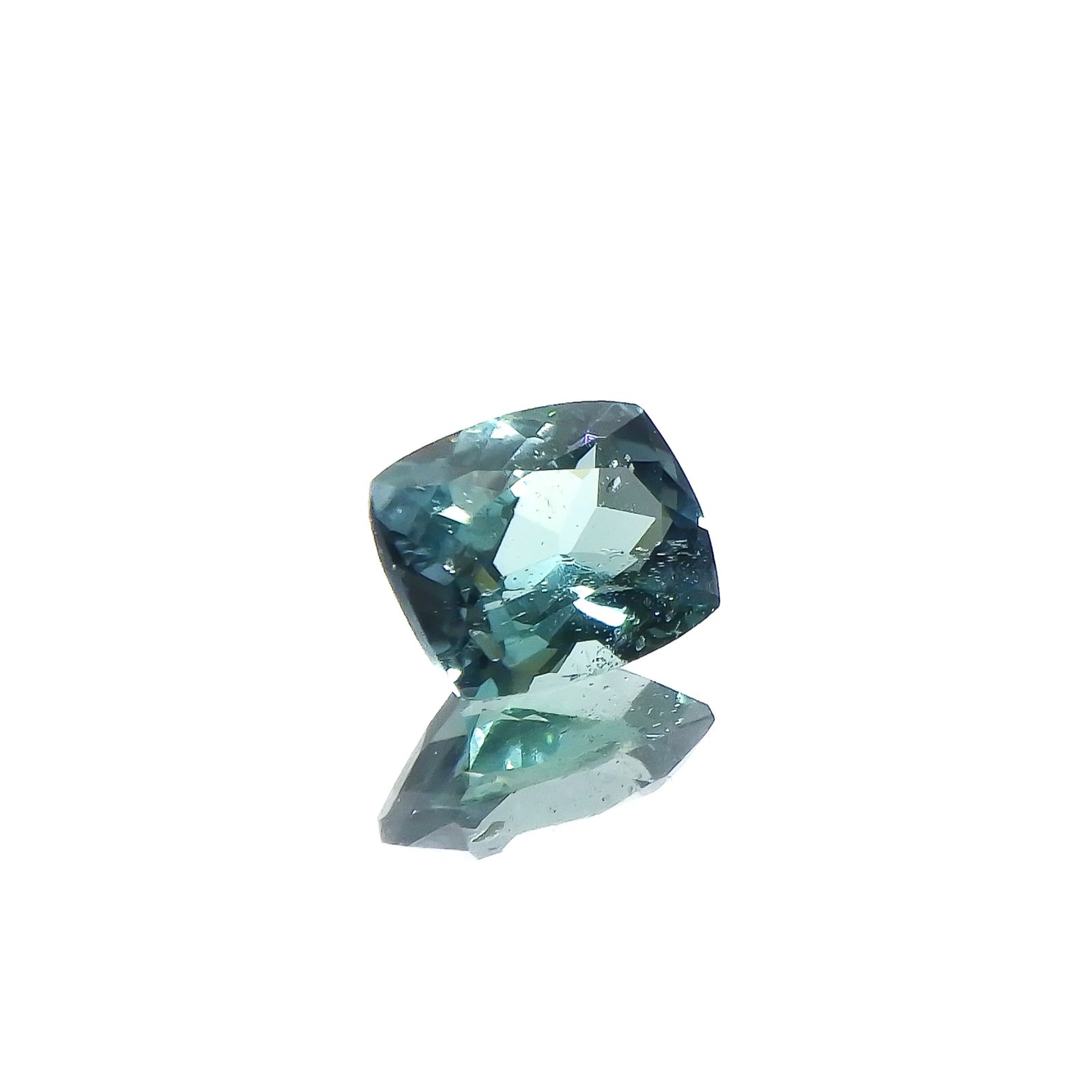 ブルーグリーンコーネルピン タンザニア産 0.44ct[231224508]4.9x4.1mm前後