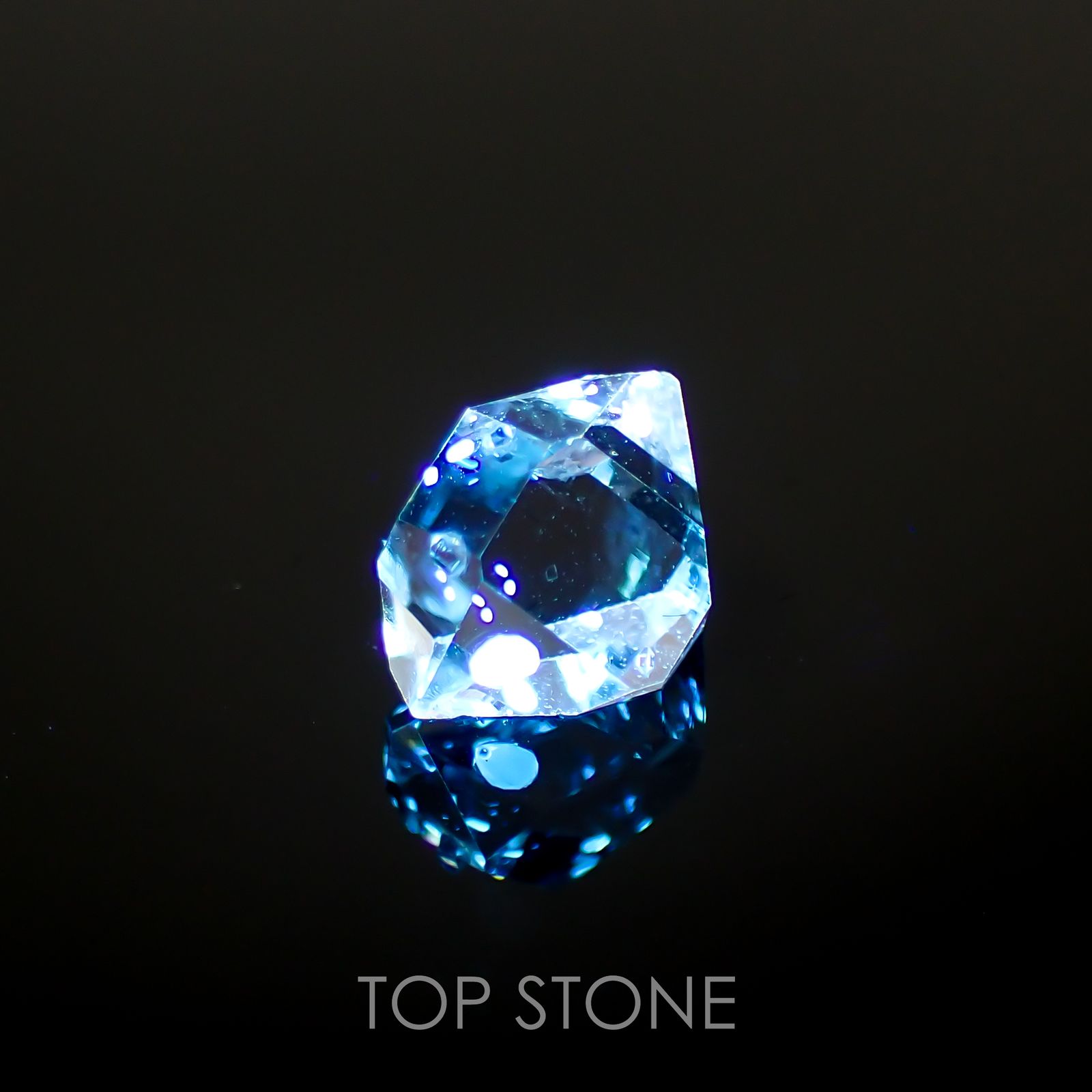 オイルインクォーツ原石 パキスタン産 1.30ct[220115461]8.3x6.6mm前後