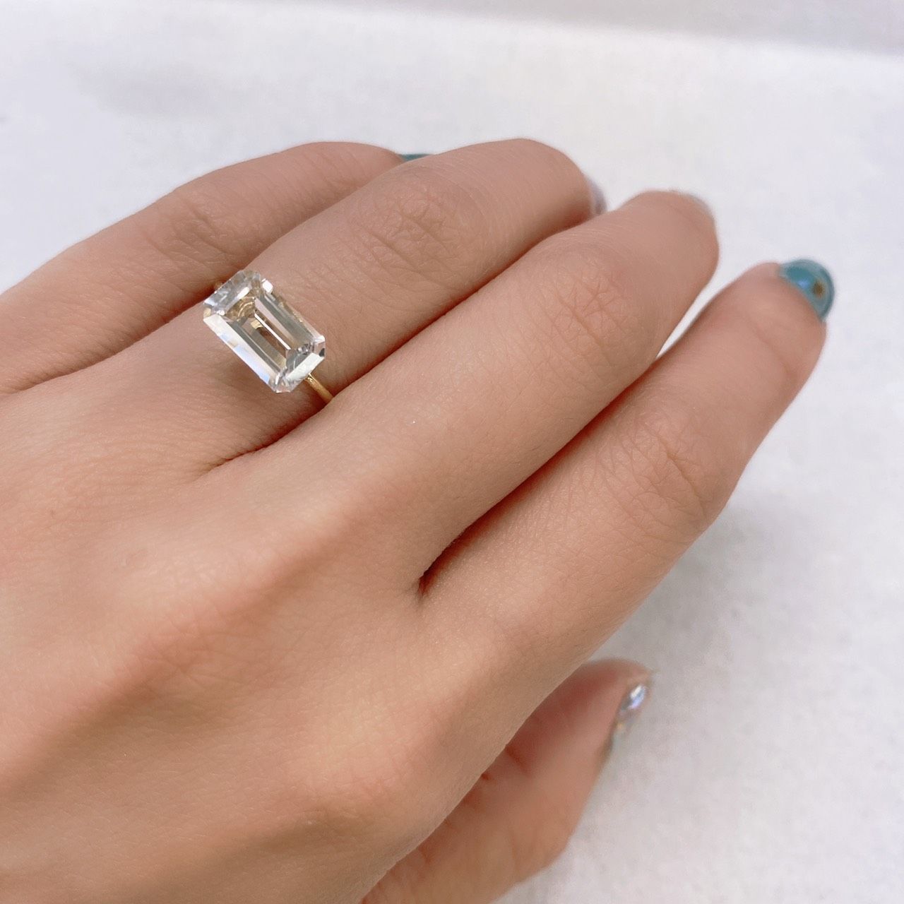 フェナカイト(宝石名ホワイト・フェナカイト) ブラジル産 1.913ct ソ付(彩珠)[210812705]10.1×6.1mm前後