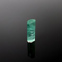 エメラルド柱状結晶 原石 コロンビア産 4.85ct[240427253]16x6mm前後