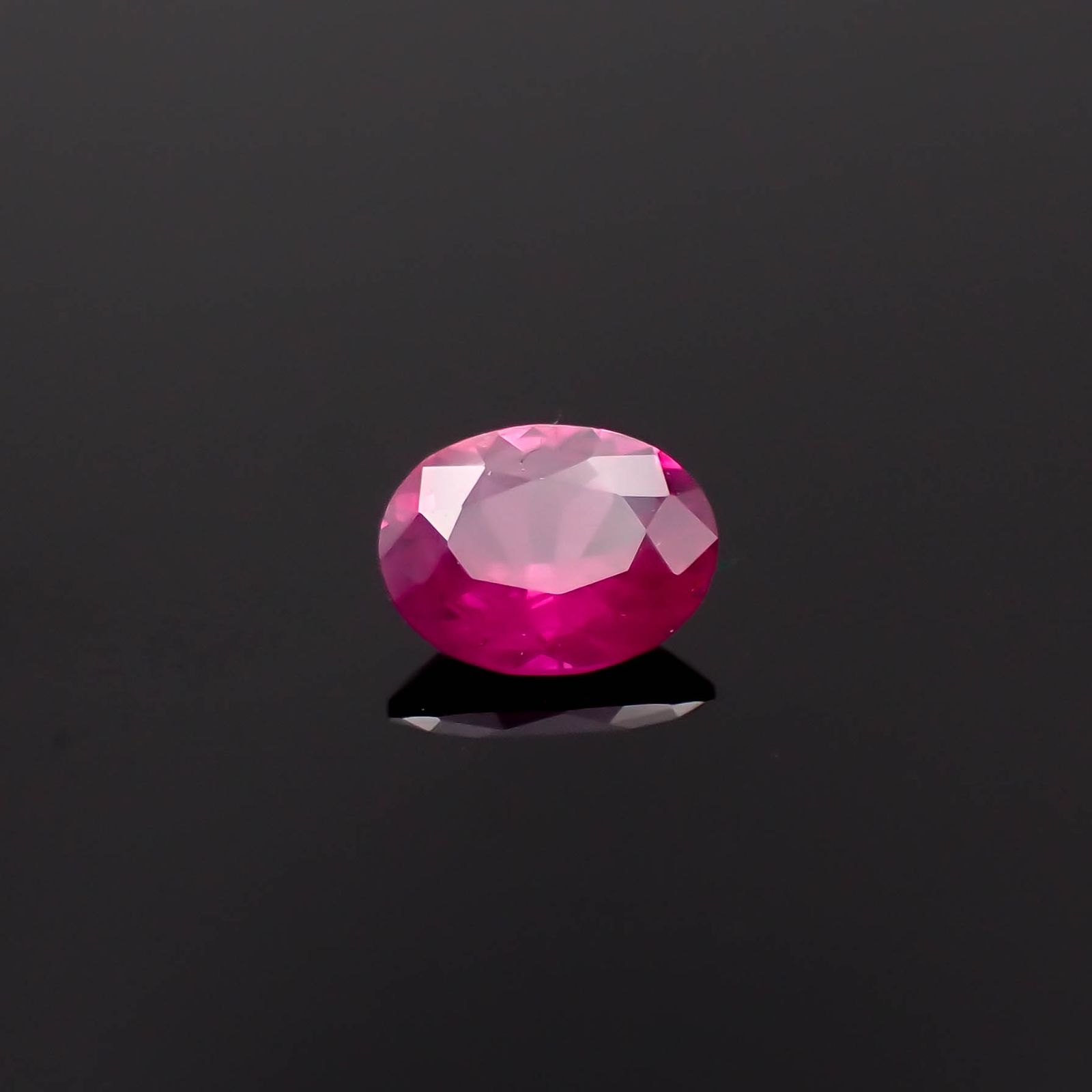 ルビー ビルマ/モザンビーク産 0.32ct[231225036]4.9x3.7mm前後