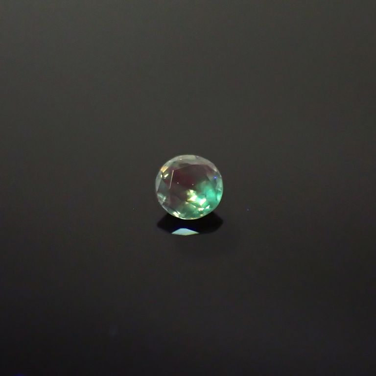 長波365(ライト)の照射で蛍光