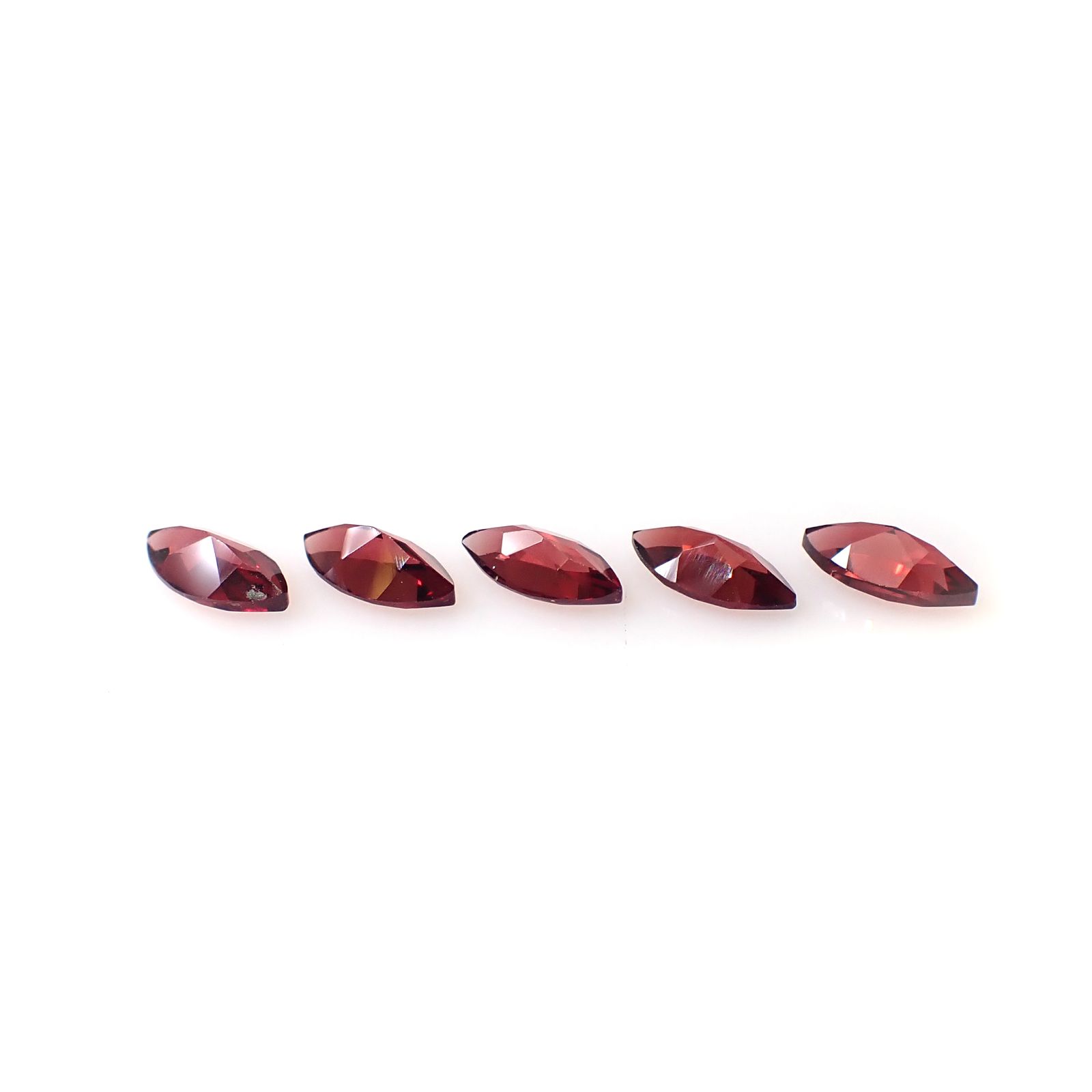 <ランダムセレクト1個販売>パイラルスパイトガーネット モザンビーク産 約0.40ct [250129789-PAC]7x3.5mm前後