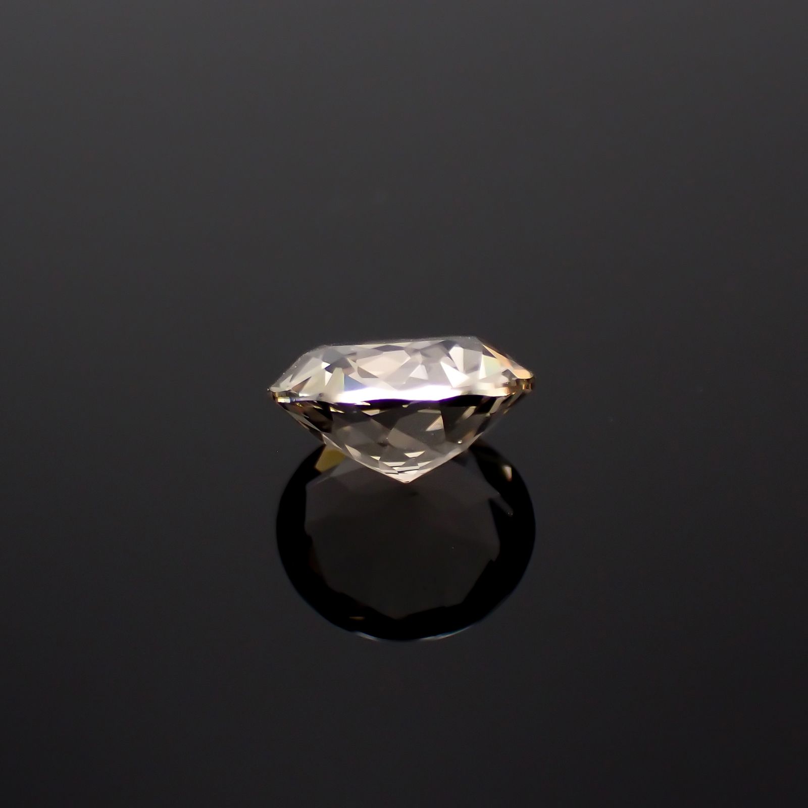 含バリウム・サニディン(宝石名サニディン)ドイツ産 1.66ct 識別済[231224972]8.4x8.4mm前後