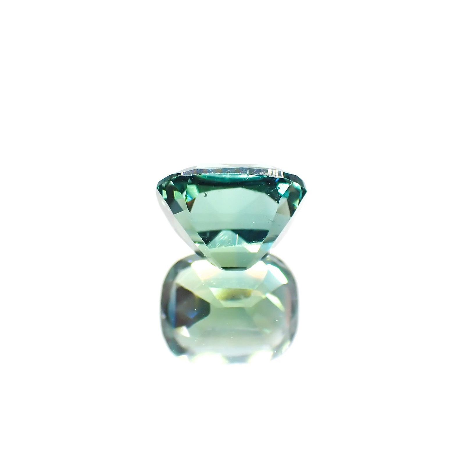 ブルーグリーントルマリン(宝石名グリーン・トルマリン) アフガニスタン産 ソ付(彩珠) 1.268ct / 7x5.6mm前後 [211013583]