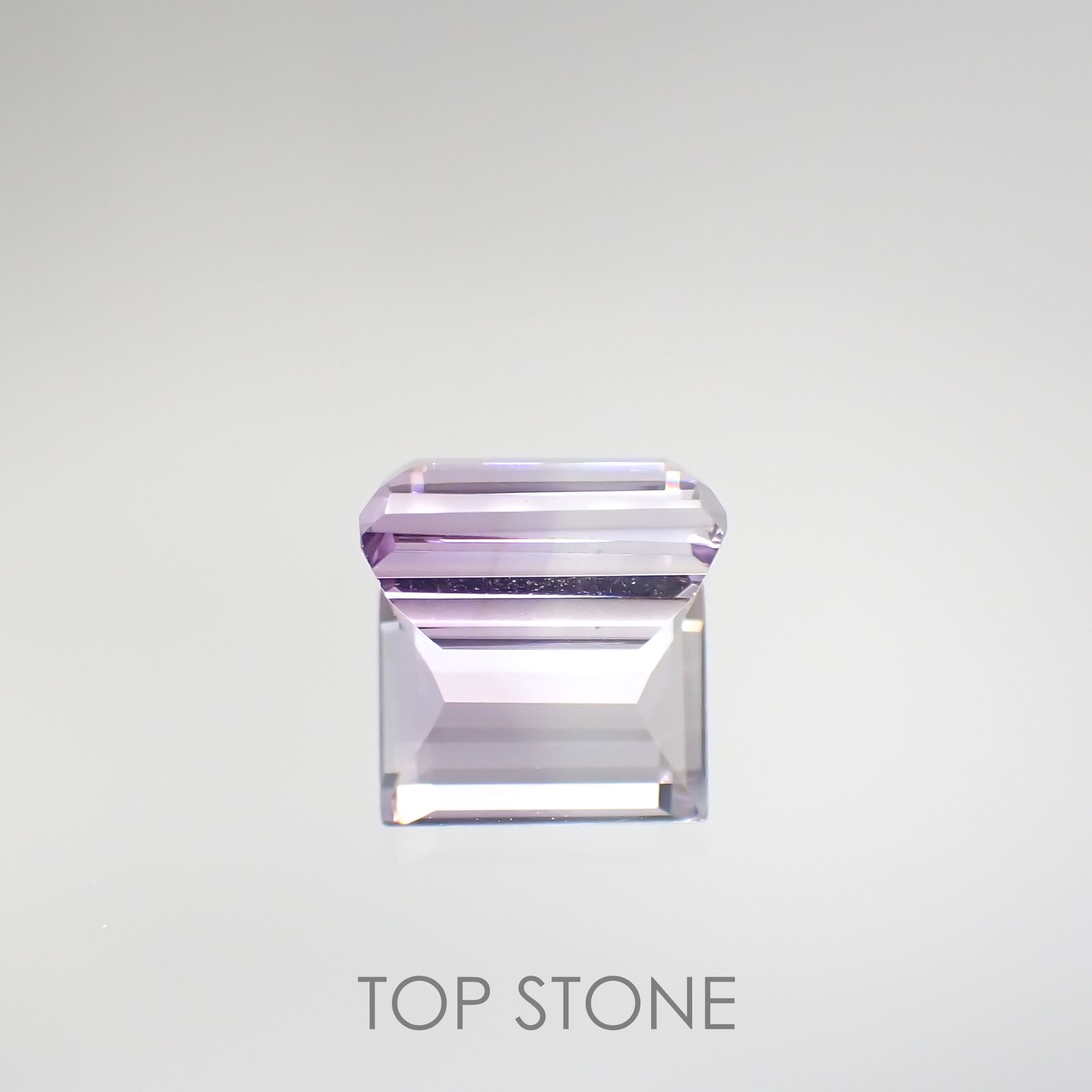 アワーグラスアメジスト(宝石名バイカラー・クォーツ) モロッコ産 3.21ct 識別済[210912328]9.9×7.2mm前後