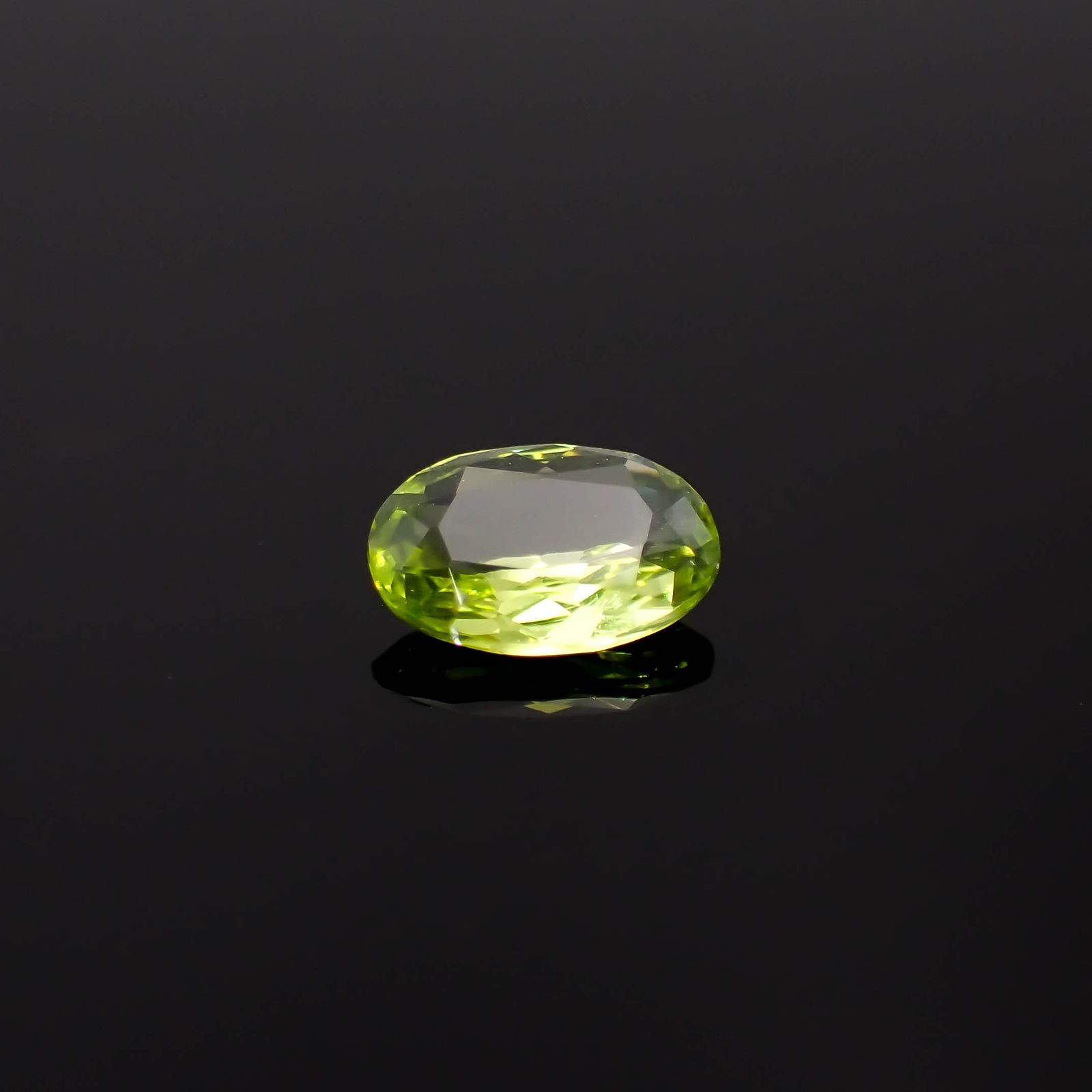 グリーンエンスタタイト(宝石名グリーン・エンスタタイト)カメルーン産 0.61ct 識別済[240125626]6.8x4.7mm前後