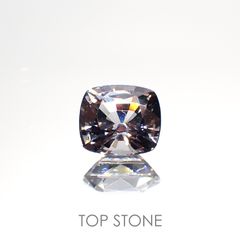 プラチナスピネル(宝石名スピネル) ビルマ産 1.305ct ソ付(彩珠)[210913317]6.8×6mm前後