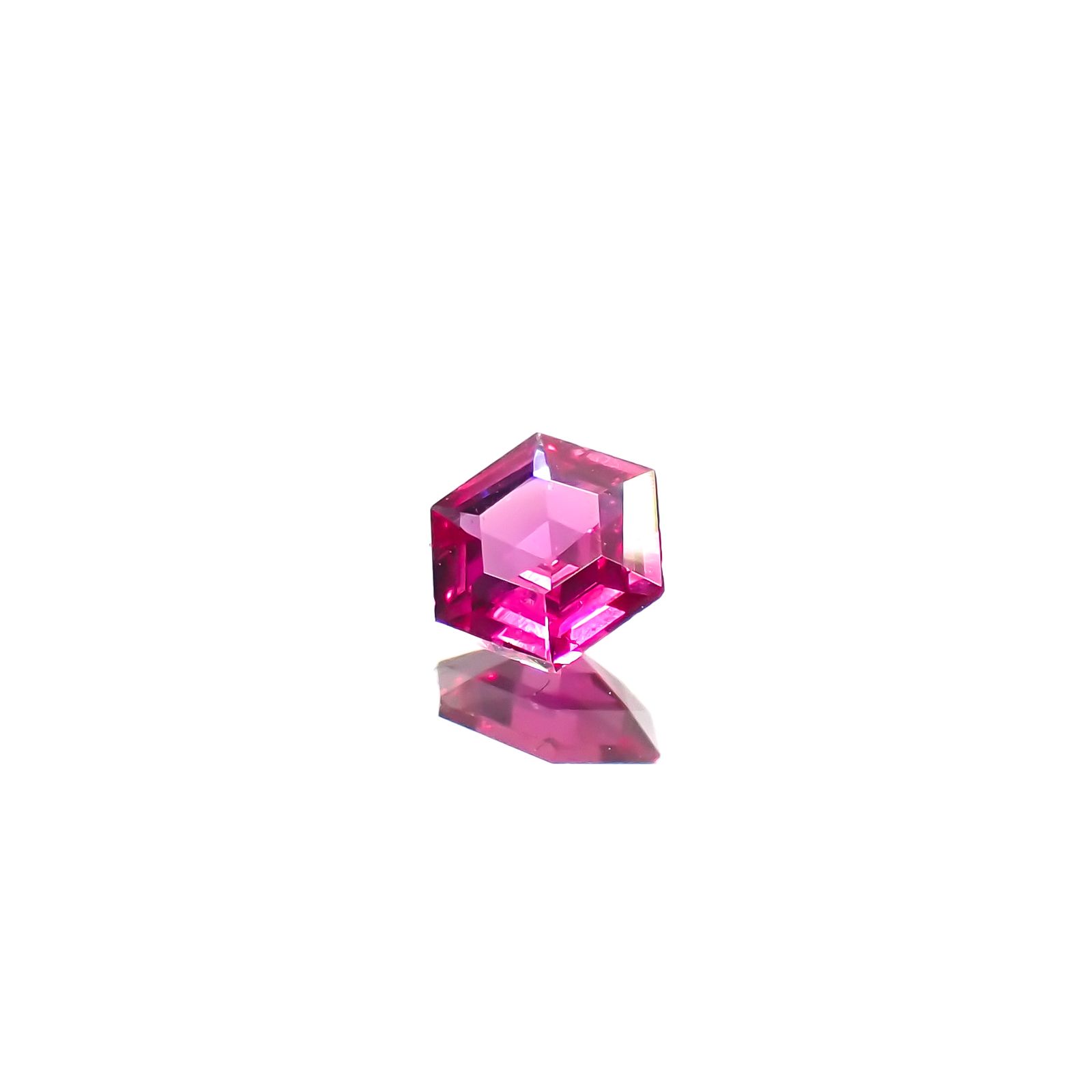 ◇ヘキサゴンカット◇ルビー 非加熱 モザンビーク産 0.18ct[240427107]3.5x3.5mm前後
