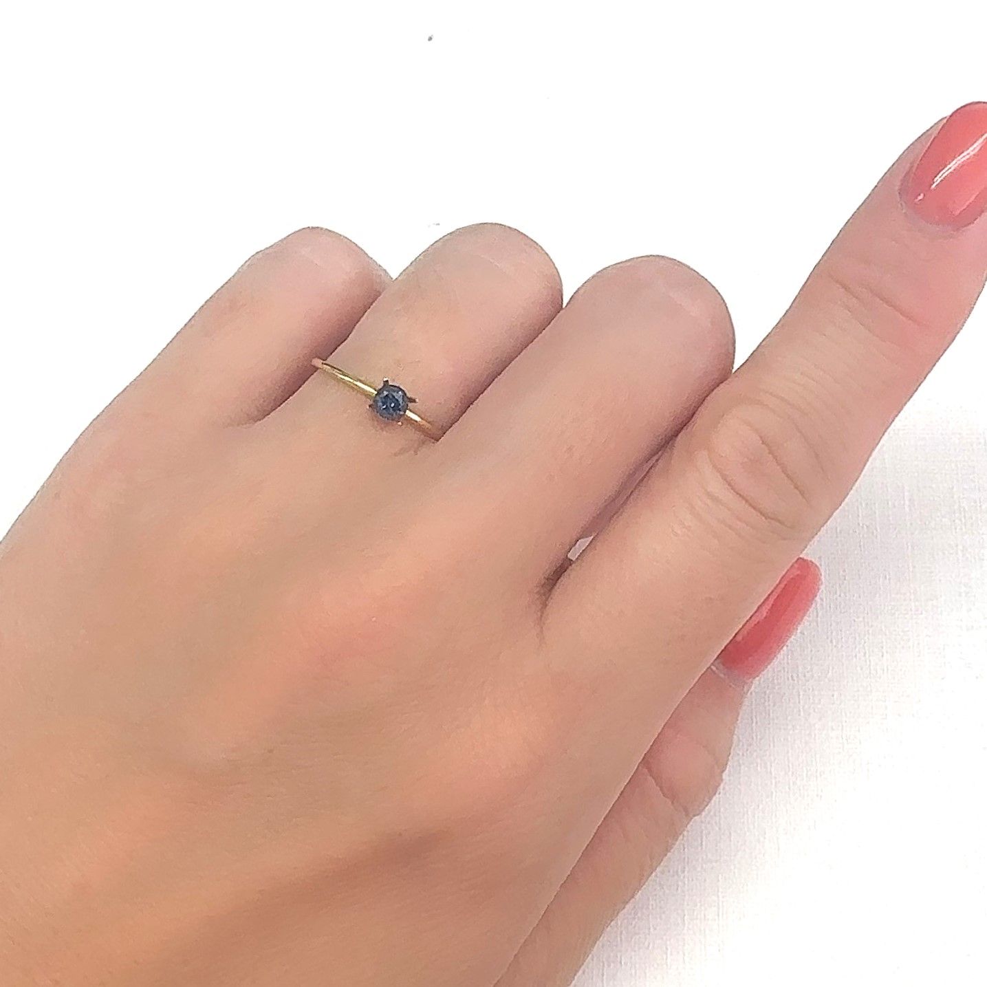 コバルトブルースピネル(宝石名ブルー・スピネル)タンザニア産 0.243ct ソ付(日独)[240928996]3.63x3.68mm前後