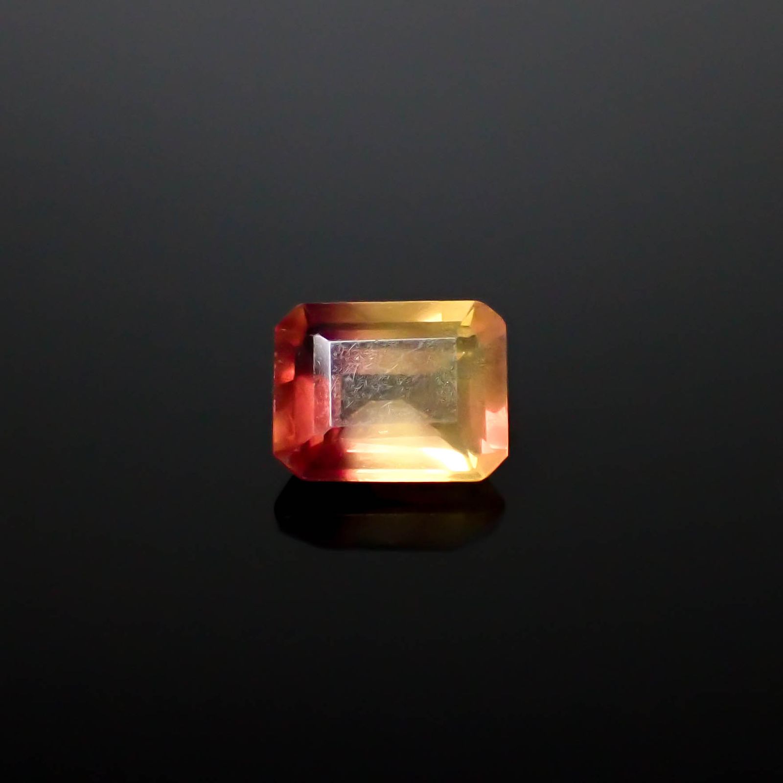 バイカラーフローライト ブラジル産 3.58ct [250430246]9.9x7.9mm前後