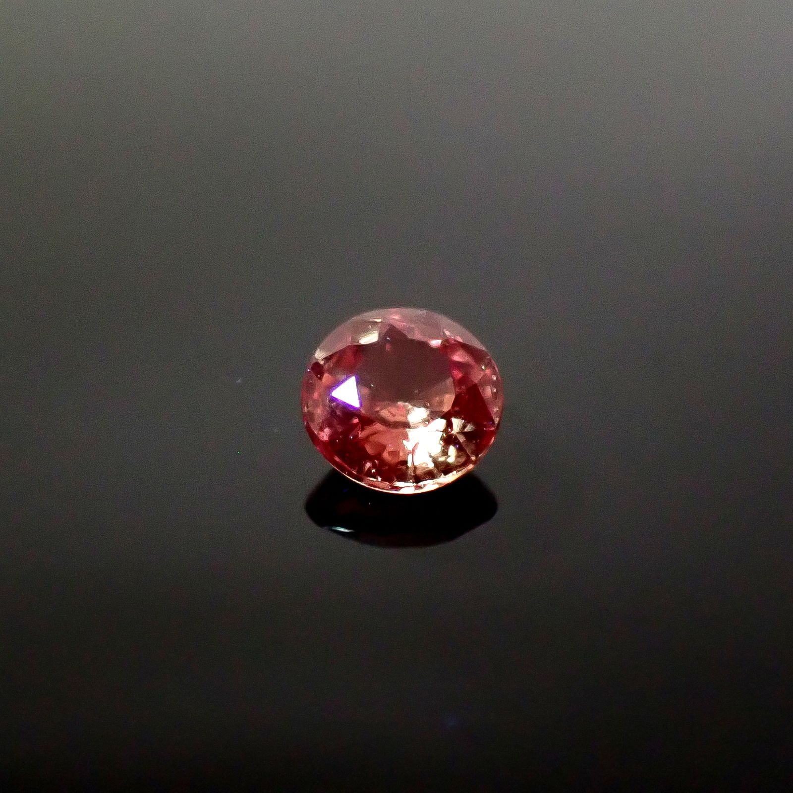 パパラチャサファイア 非加熱(宝石名サファイア/別名パパラチャ・サファイア)スリランカ/マダガスカル産 GIA鑑付 0.58ct / 4.95x5mm前後 [260131615]