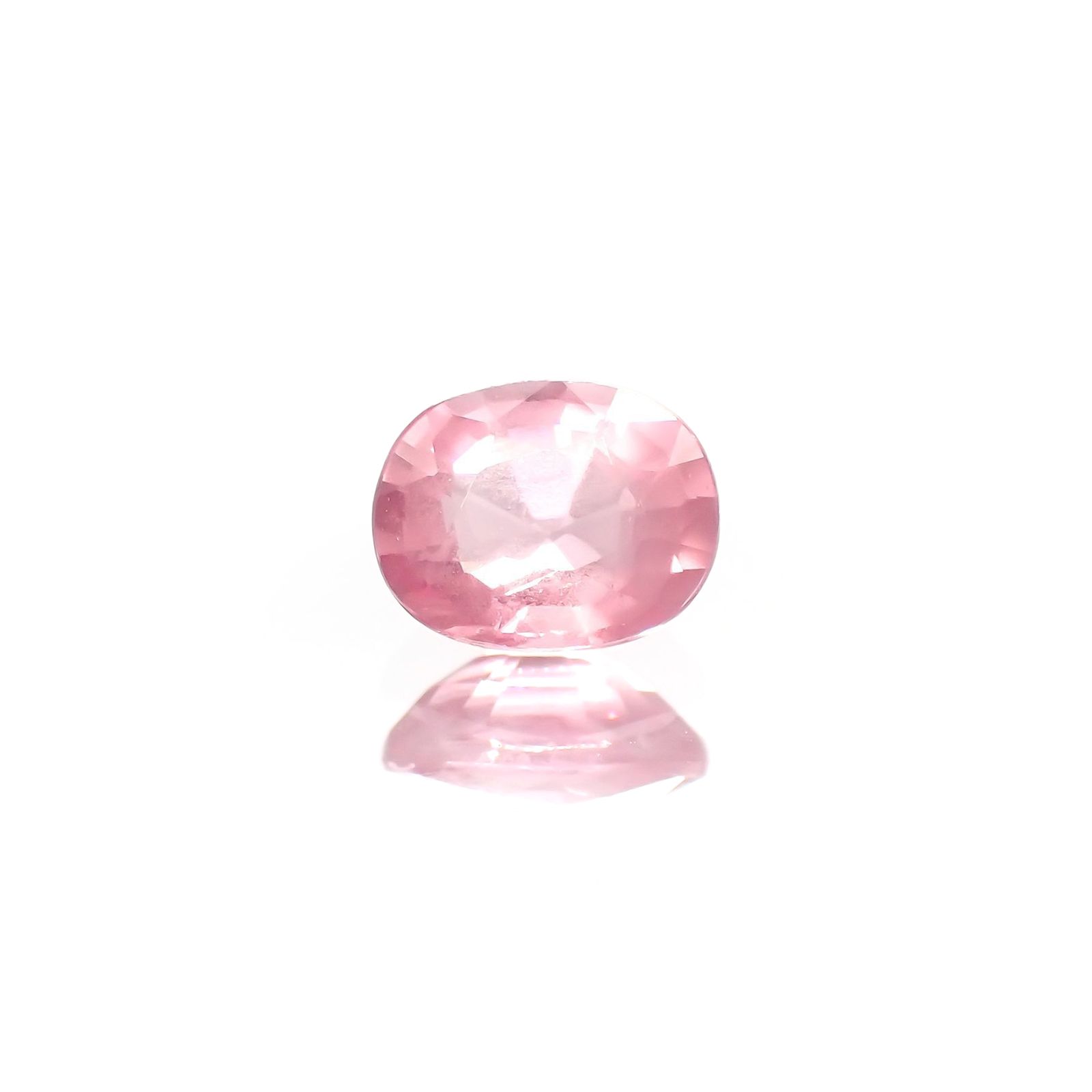 シルキーピンクスピネル(宝石名ピンク・スピネル) タンザニア産 識別済 0.86ct / 6.4x5mm前後 [240212896]