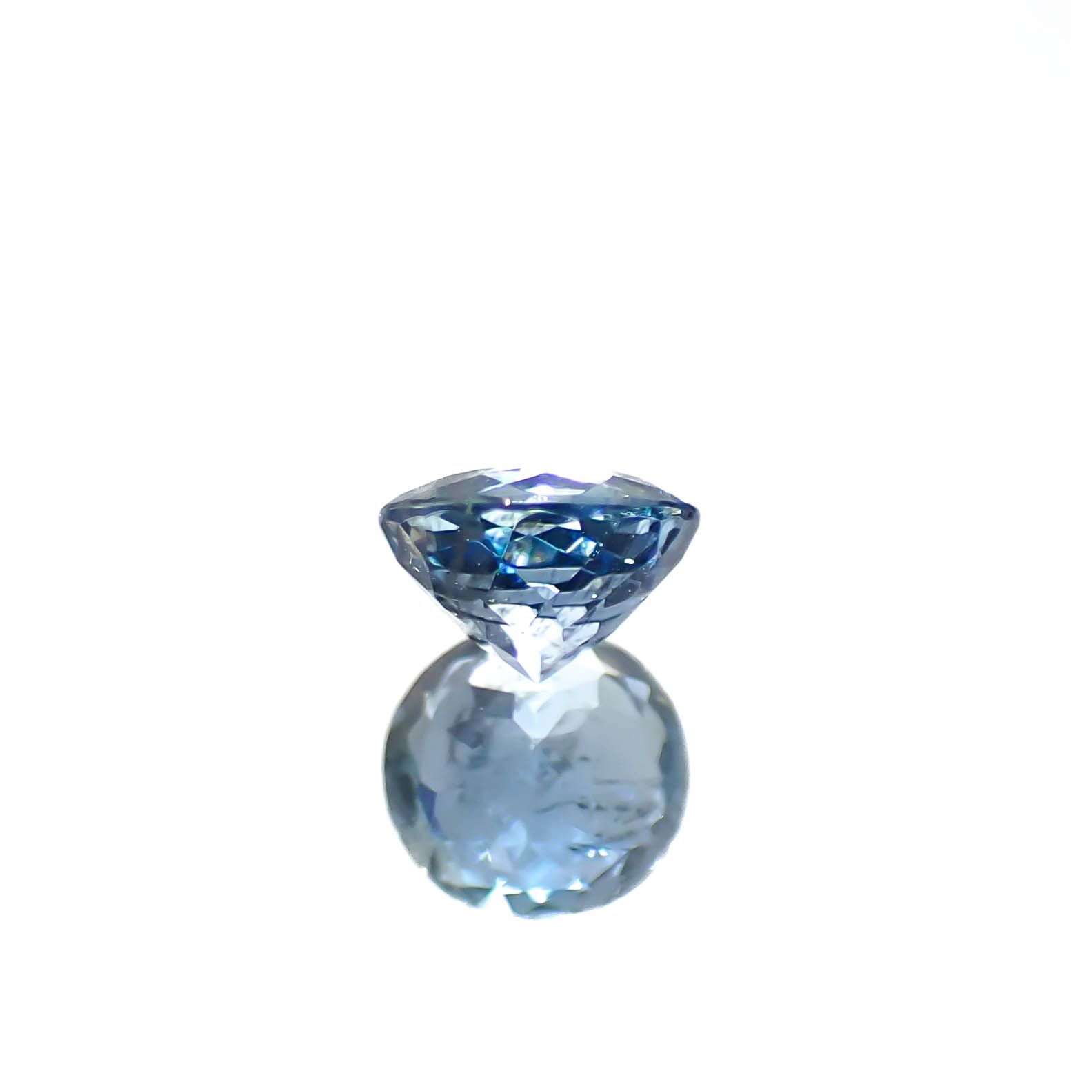 サンタマリアアクアマリン ブラジル産 0.61ct [250329932]5.5x5.4mm前後