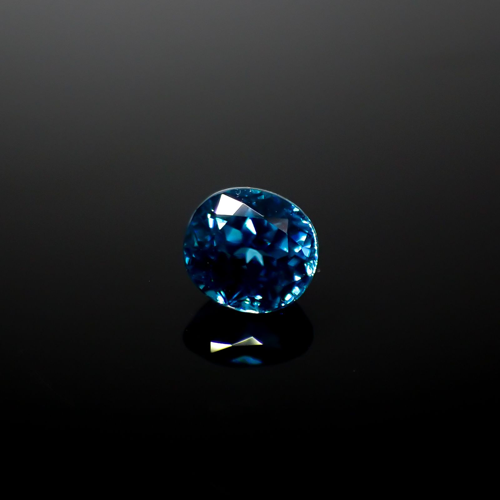 ラタナキリブルージルコン カンボジア産 1.57ct[240728493]6.3x5.7mm前後