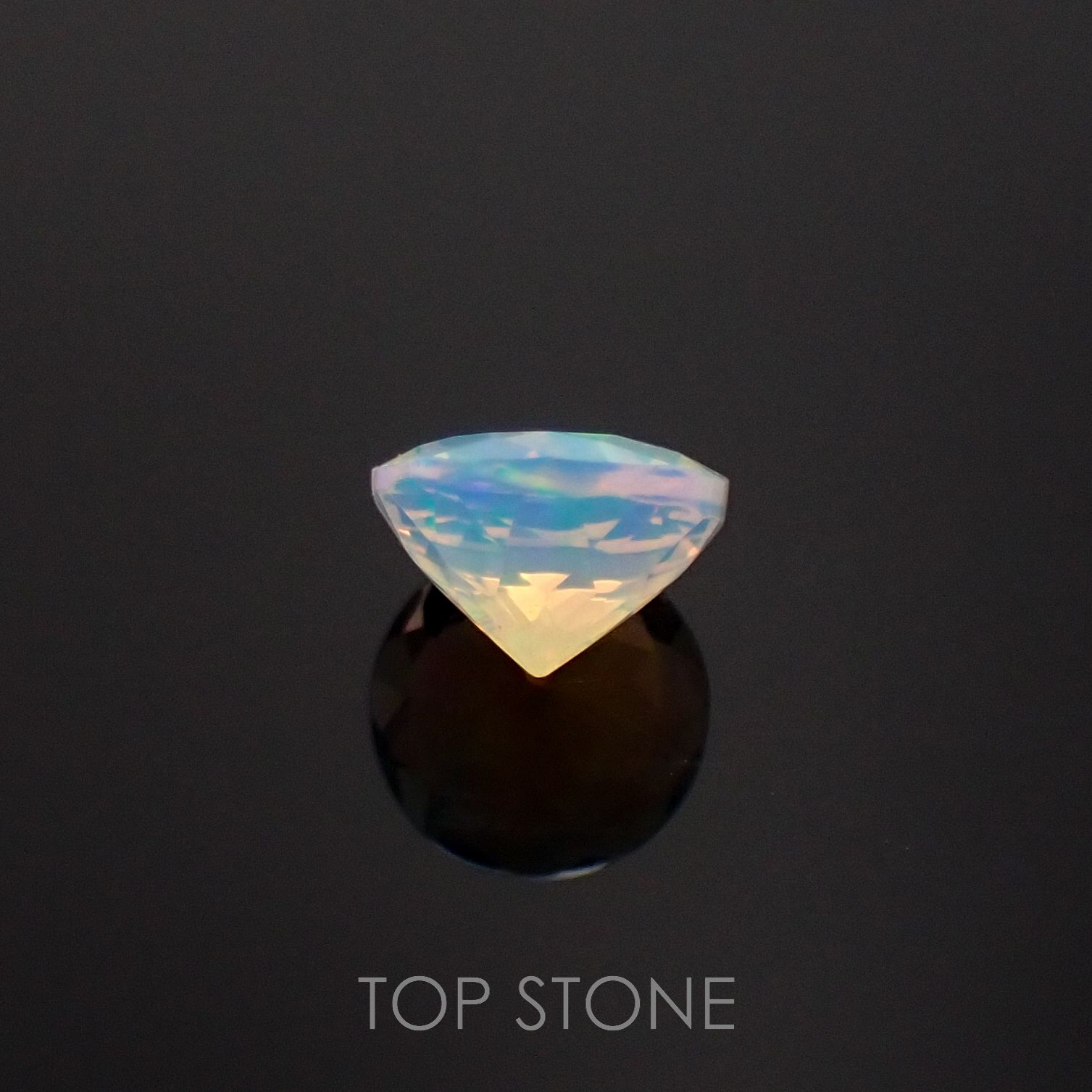 エチオピアオパール エチオピア産 0.53ct[230120029]6.1x6.1mm前後