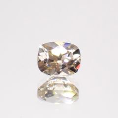 シャンパンカラージルコン(宝石名ジルコン)スリランカ/カンボジア産 0.76ct 識別済[230722985]5.1x4.1mm前後