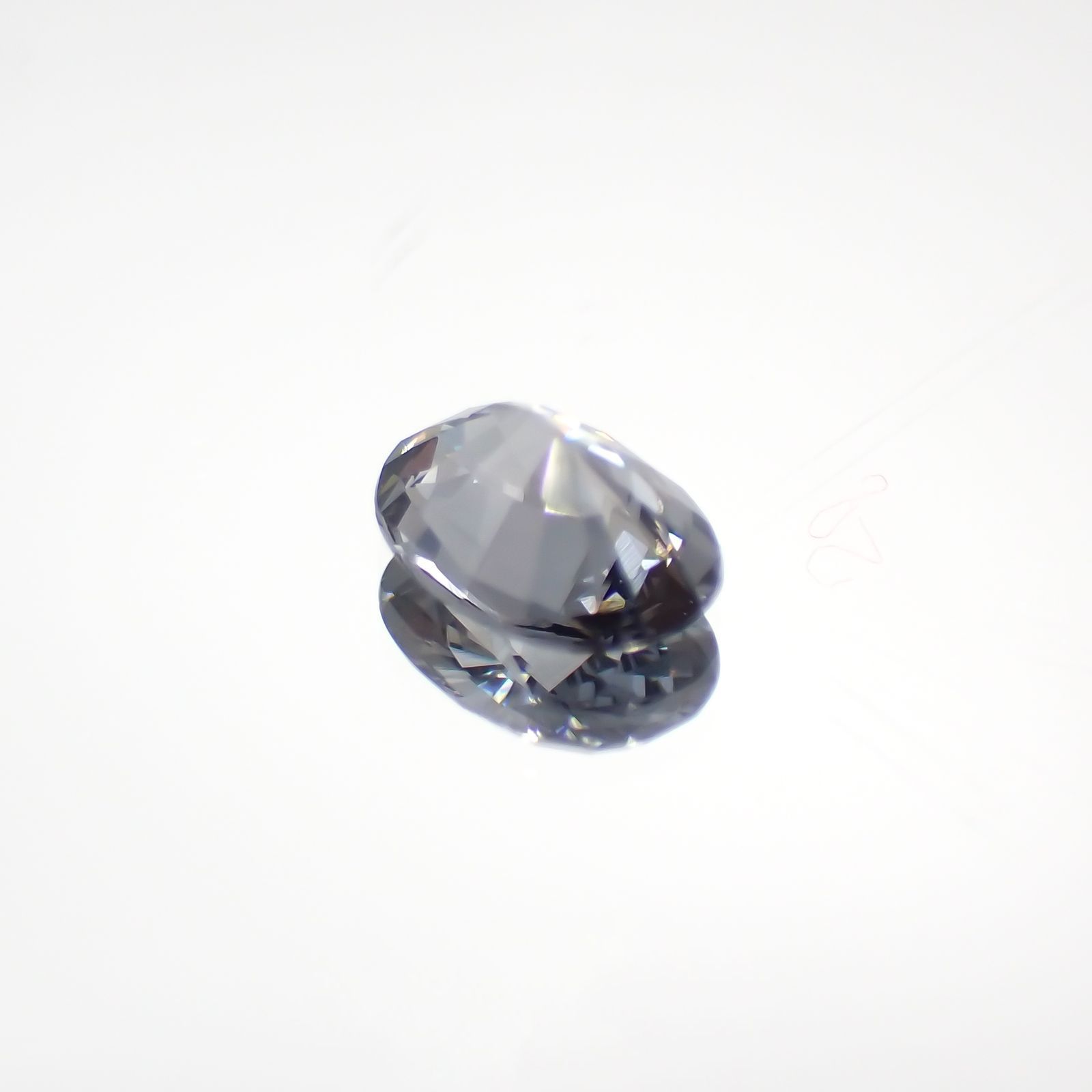 プラチナスピネル(宝石名スピネル) ビルマ産 0.746ct ソ付(彩珠)[210611374]7×5.1mm前後