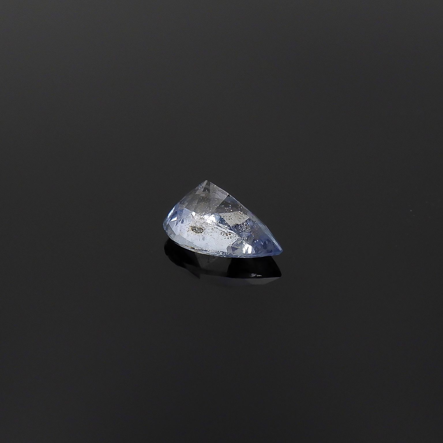 ジェレメジェバイト(宝石名エレメージェバイト)ナミビア産 ソ付(彩珠) 0.450ct / 6.4x4mm前後 [230823133]
