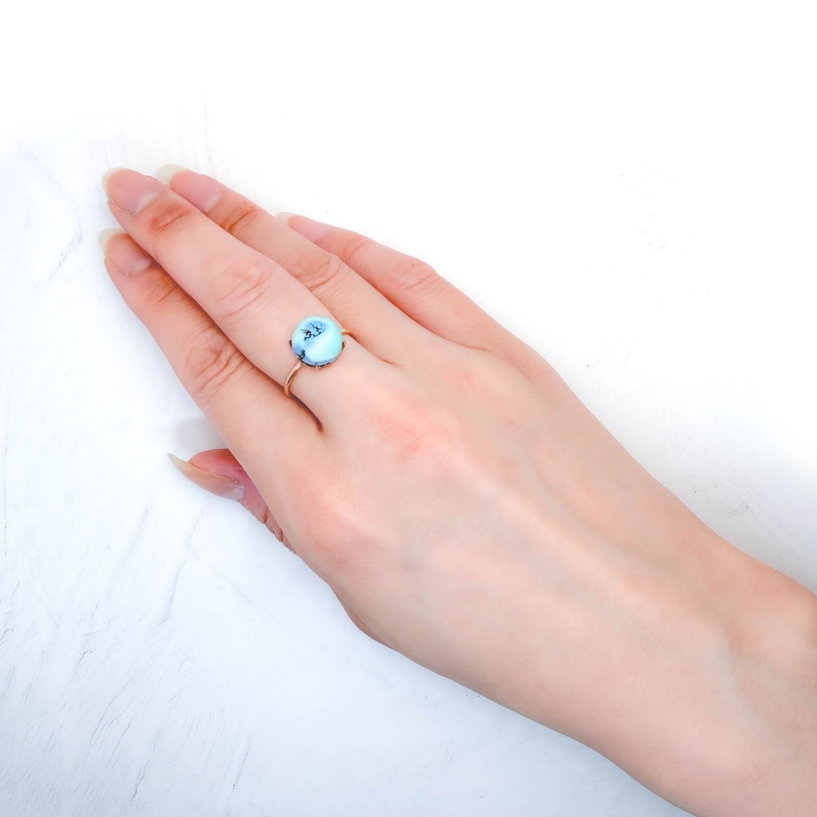 ターコイズ カザフスタン・ゴールデンヒル鉱山産 4.62ct / 10x10mm前後 [260632390]