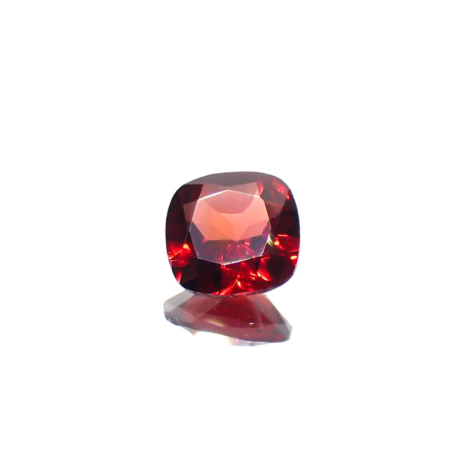 パイラルスパイトガーネット モザンビーク産 0.94ct[231224563]6x6mm前後