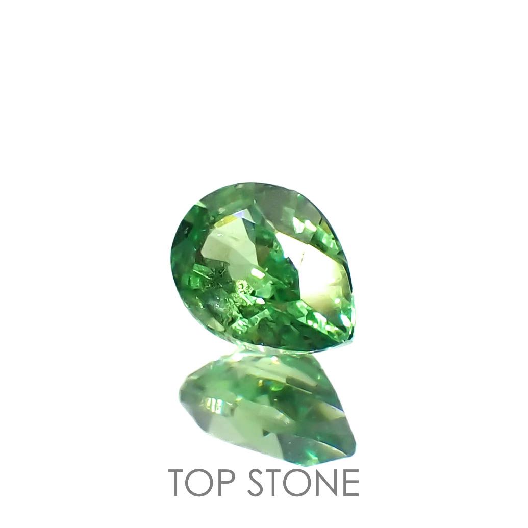 ミントガーネット(宝石名グリーン グロッシュラー・ガーネット)タンザニア産 0.24ct 識別済[230119976]4.5x3.2mm前後